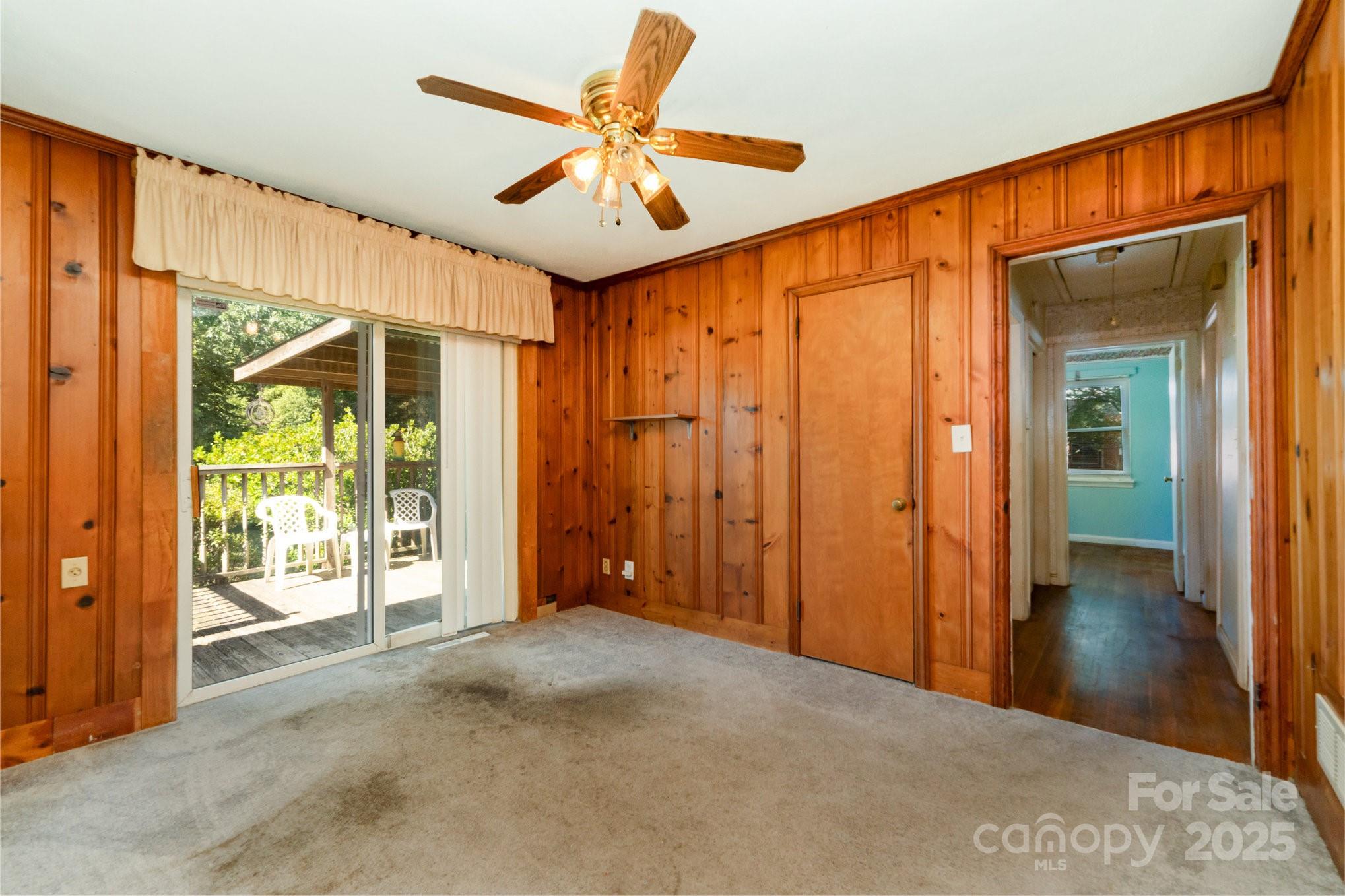 4840 The Plaza Property Photo 16