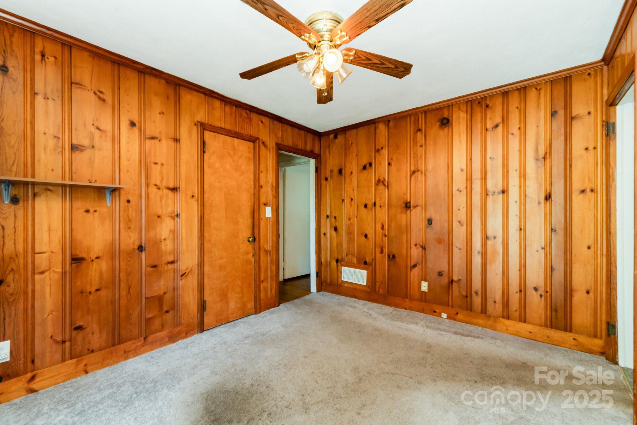 4840 The Plaza Property Photo 17