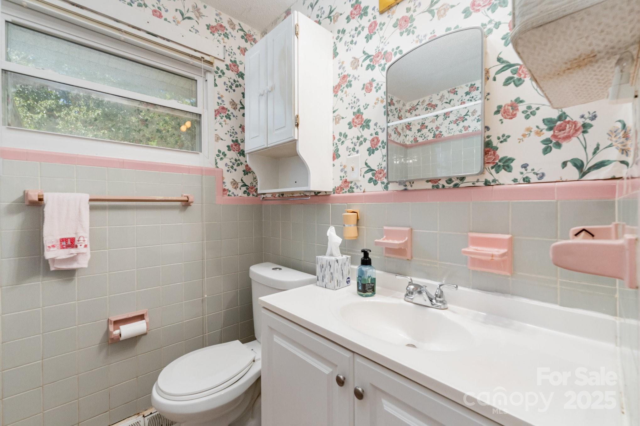 4840 The Plaza Property Photo 22