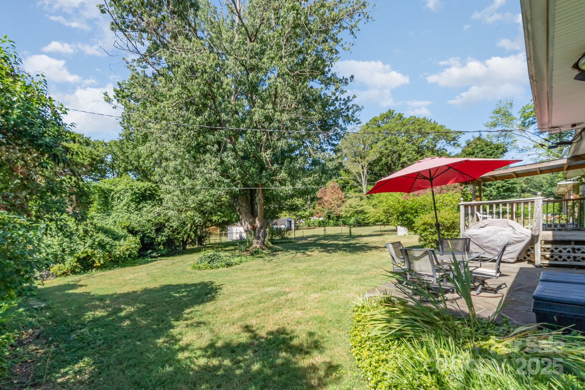 4840 The Plaza Property Photo 24