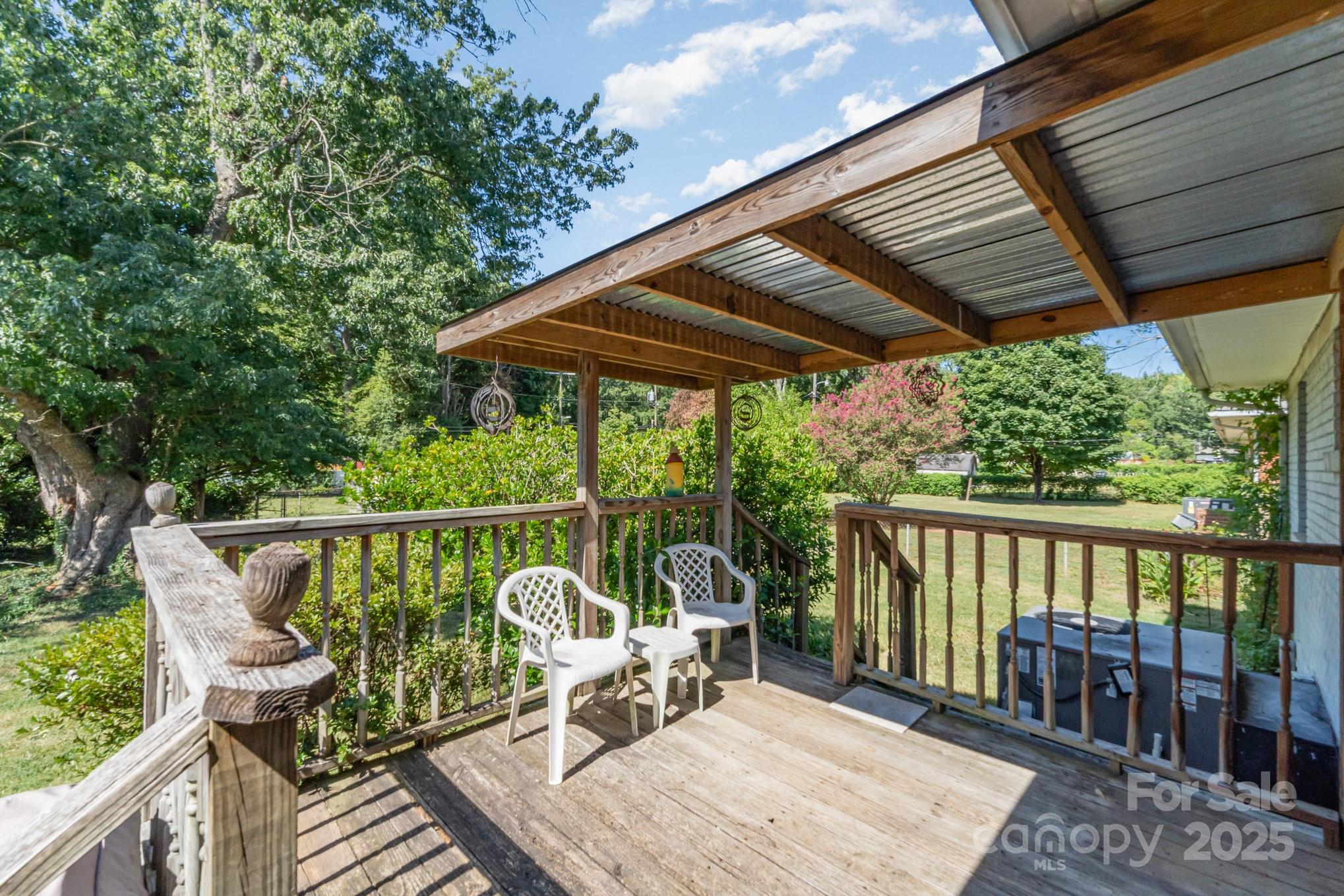 4840 The Plaza Property Photo 32