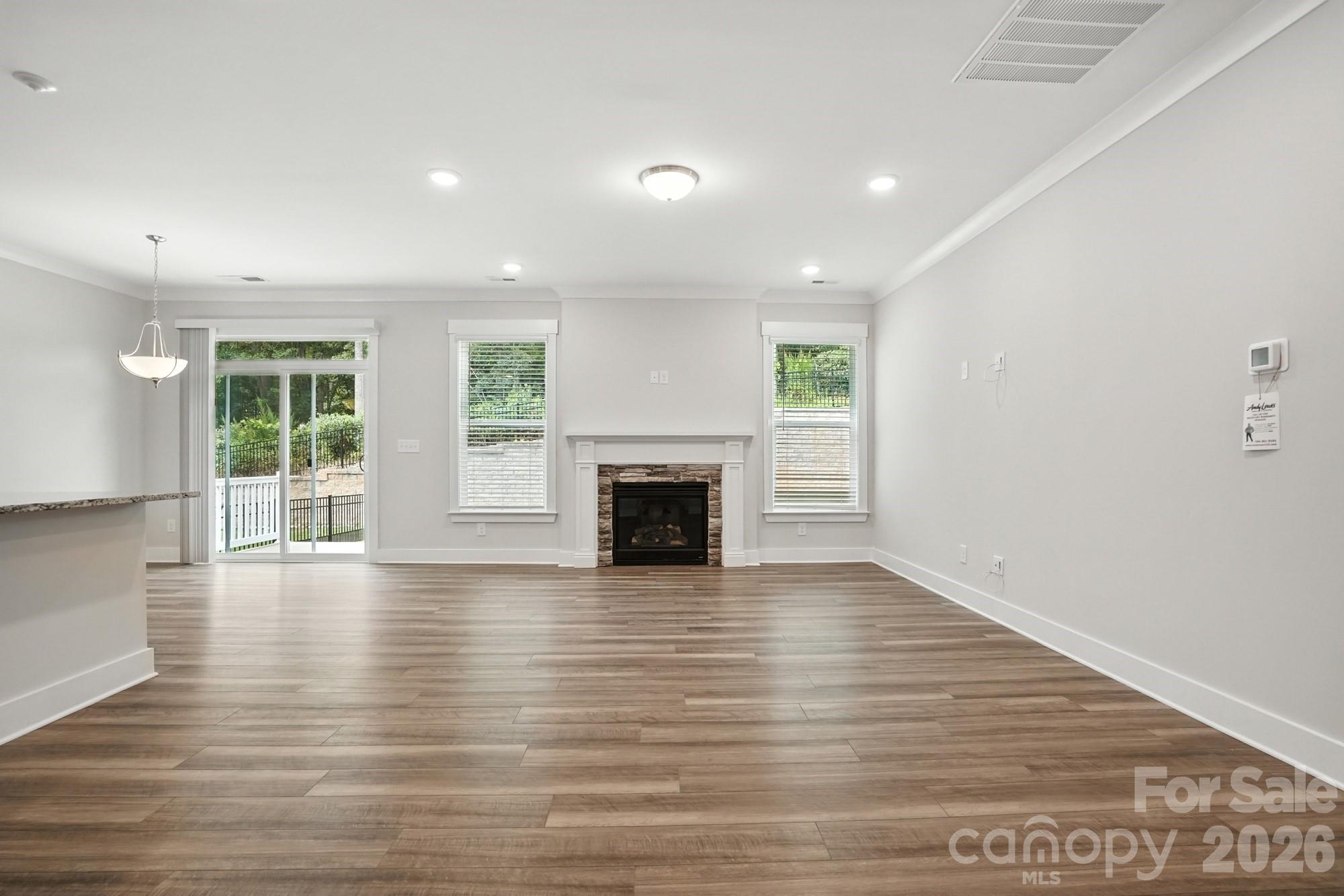 138 N Prestwick Way 17 Property Photo 5