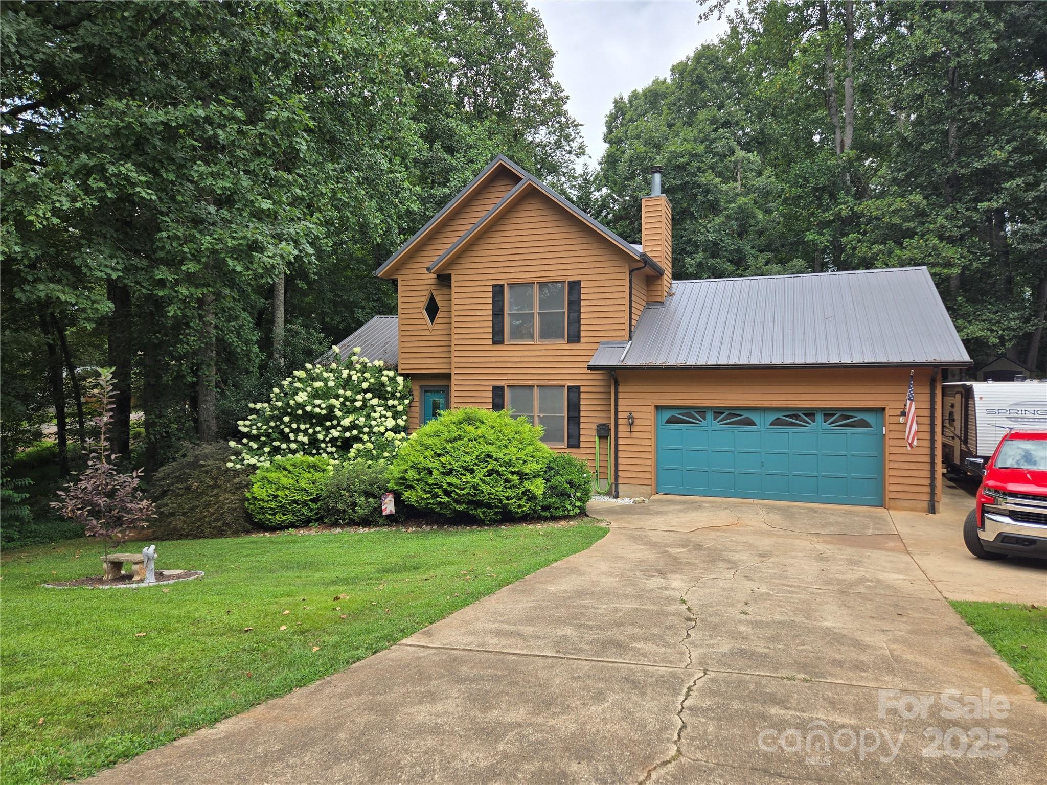 1100 Hidden Creek Court Property Photo 1