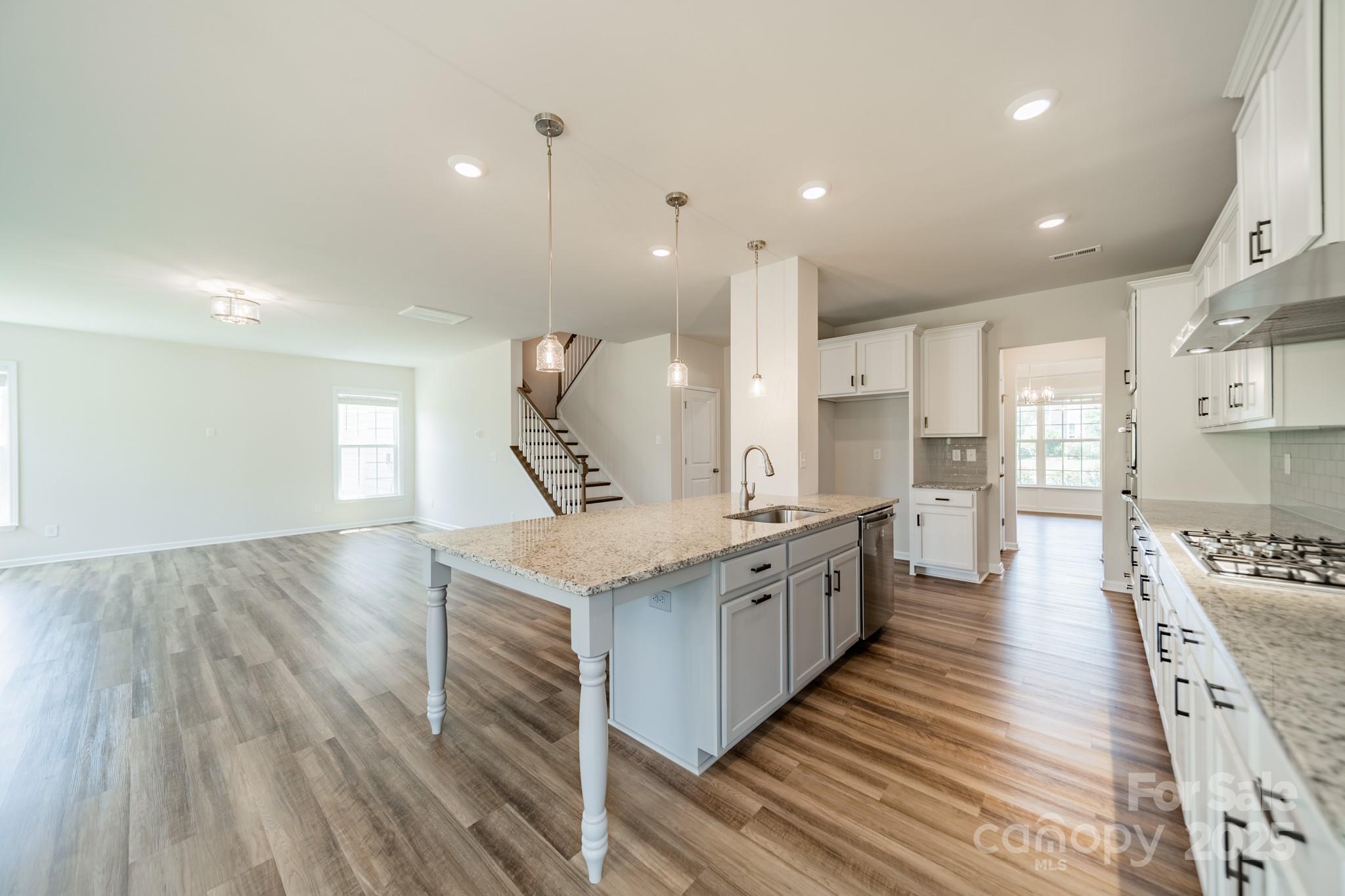 8420 Golden Stone Lane Property Photo 12