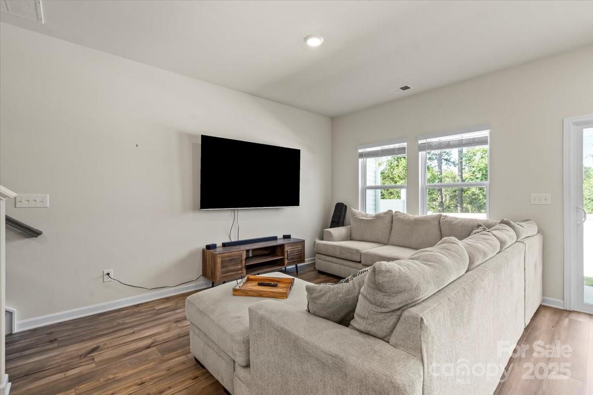 1021 Plumcrest Drive Property Photo 8