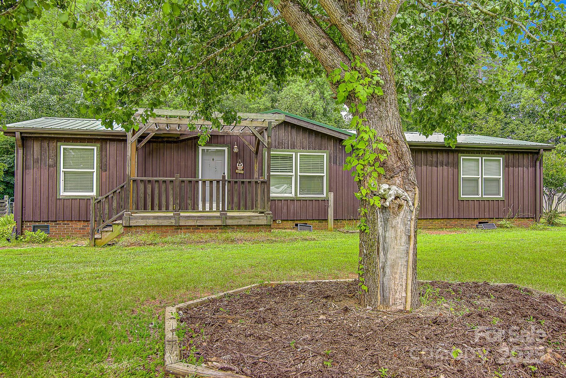 5165 Woodleaf Road