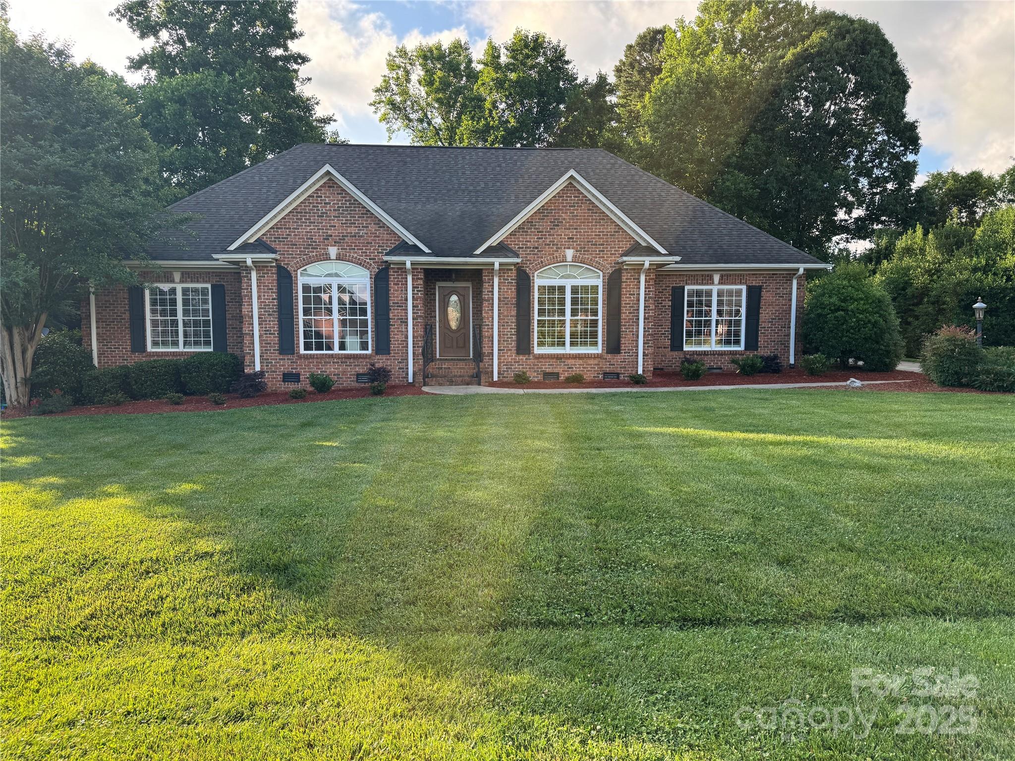 2911 Weatherfield Drive Property Photo 1