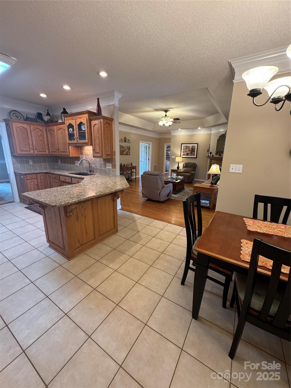 2911 Weatherfield Drive Property Photo 13
