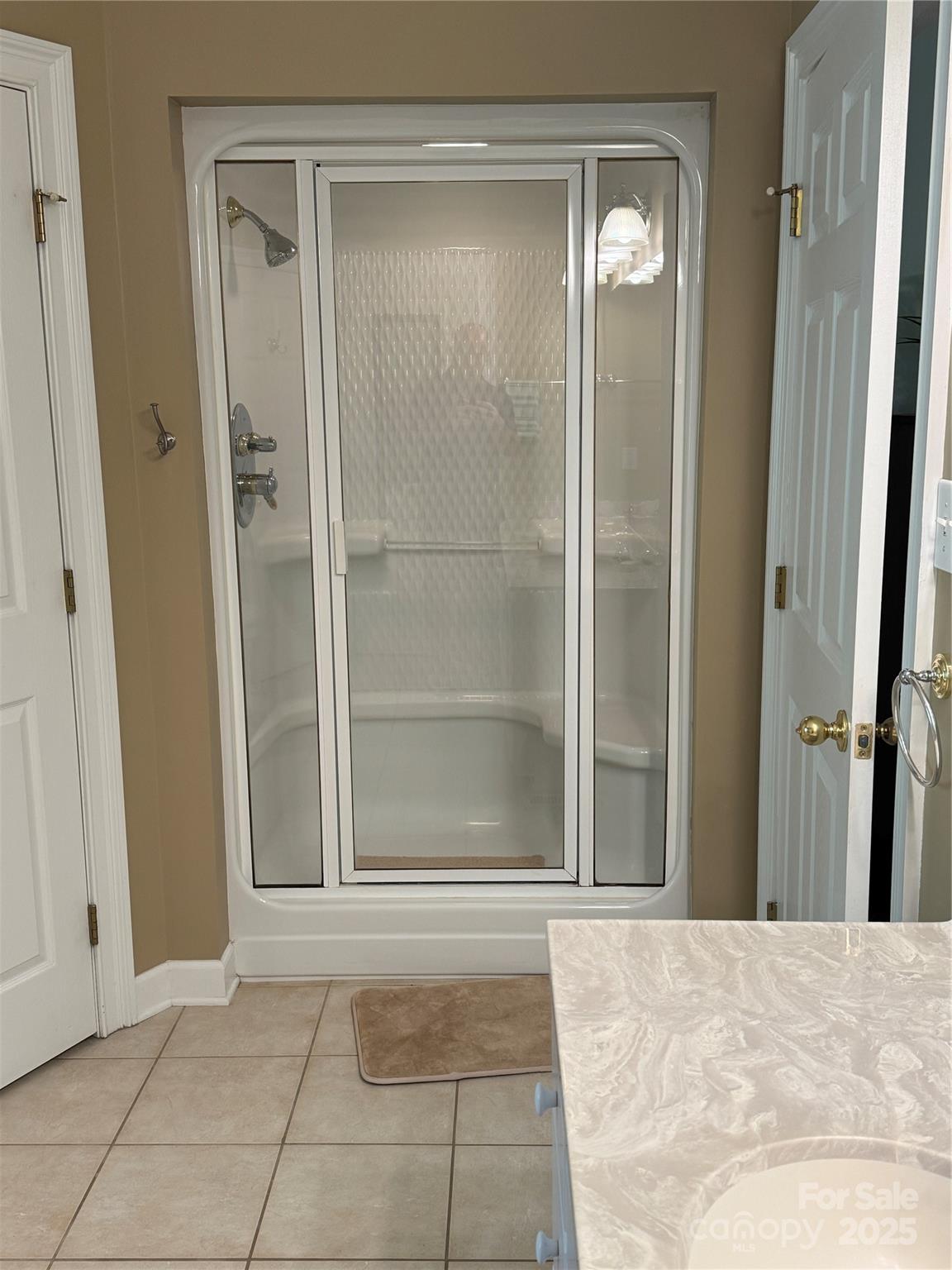 2911 Weatherfield Drive Property Photo 23