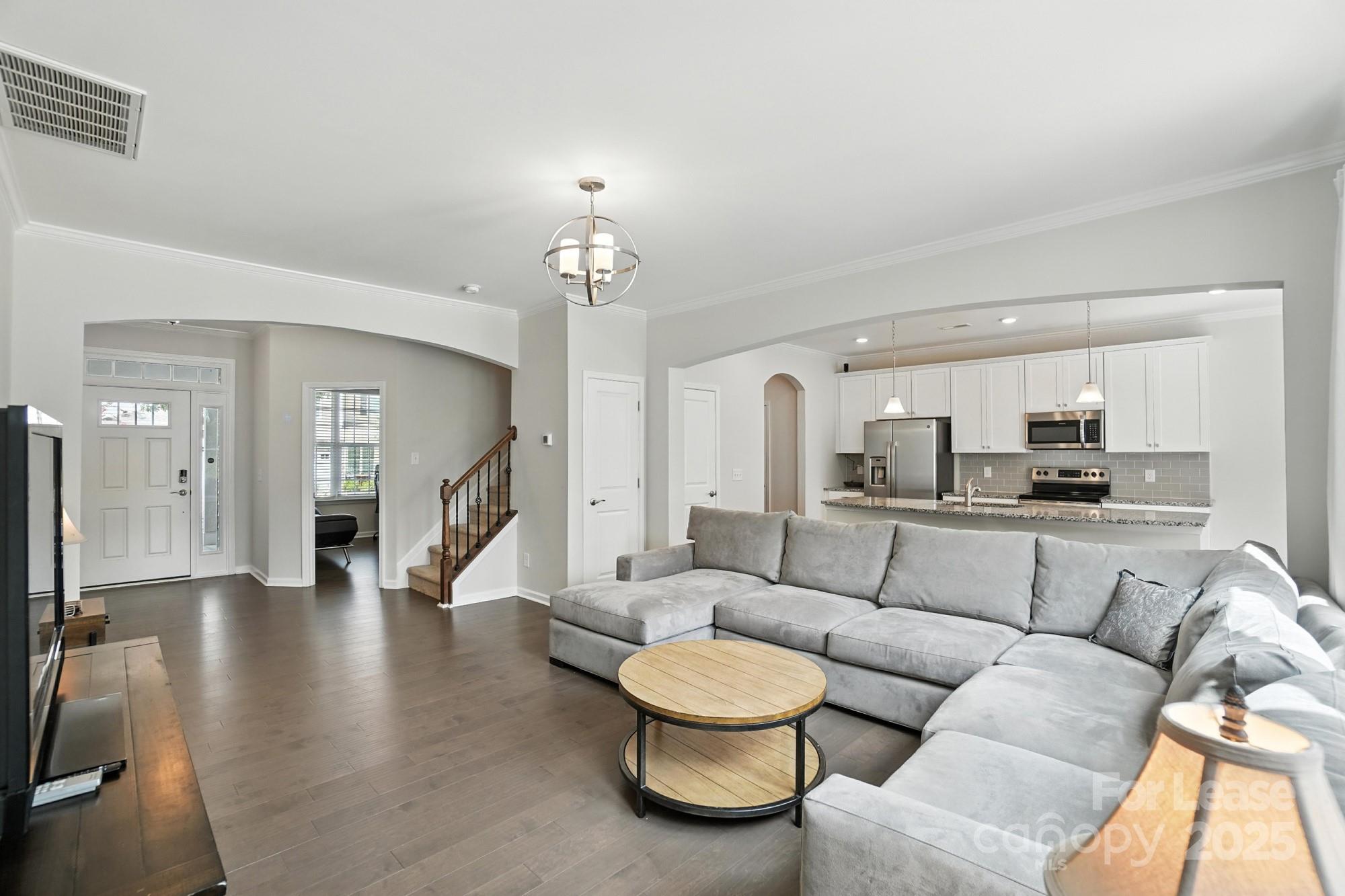 805 River Park Road Property Photo 5