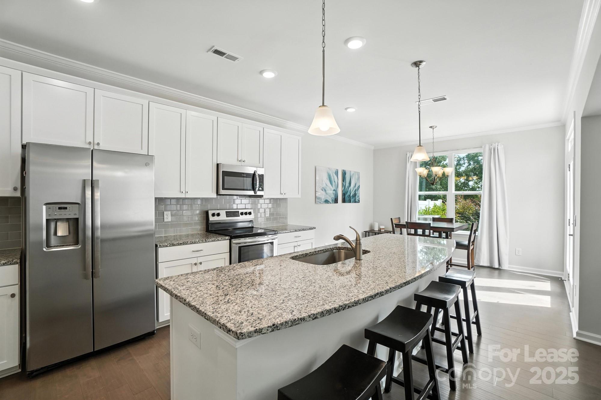 805 River Park Road Property Photo 8