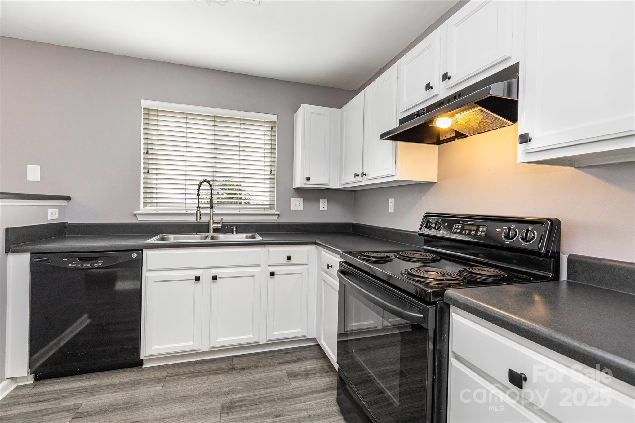 9341 Meadowmont View Drive Property Photo 8