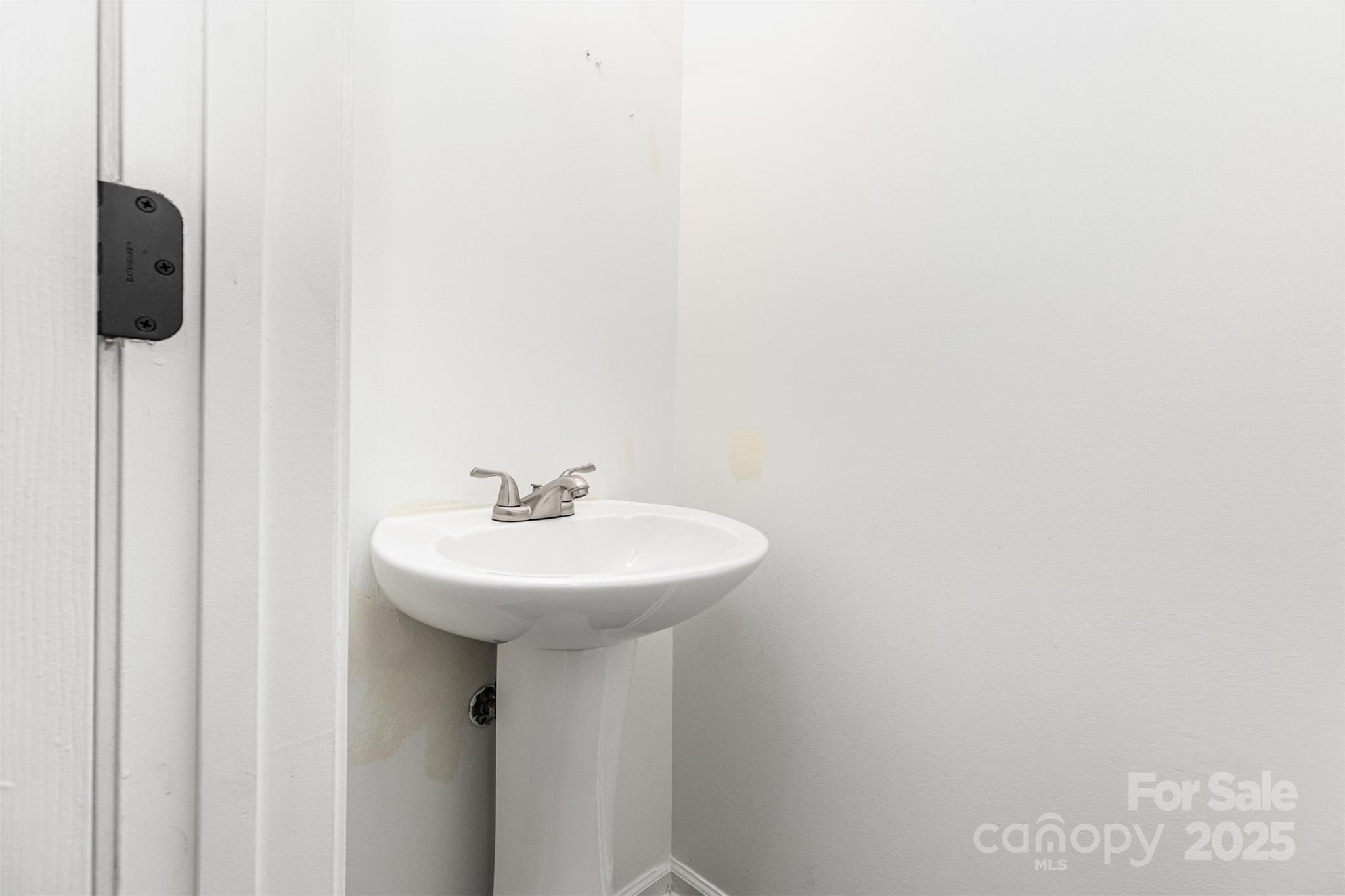 9341 Meadowmont View Drive Property Photo 11