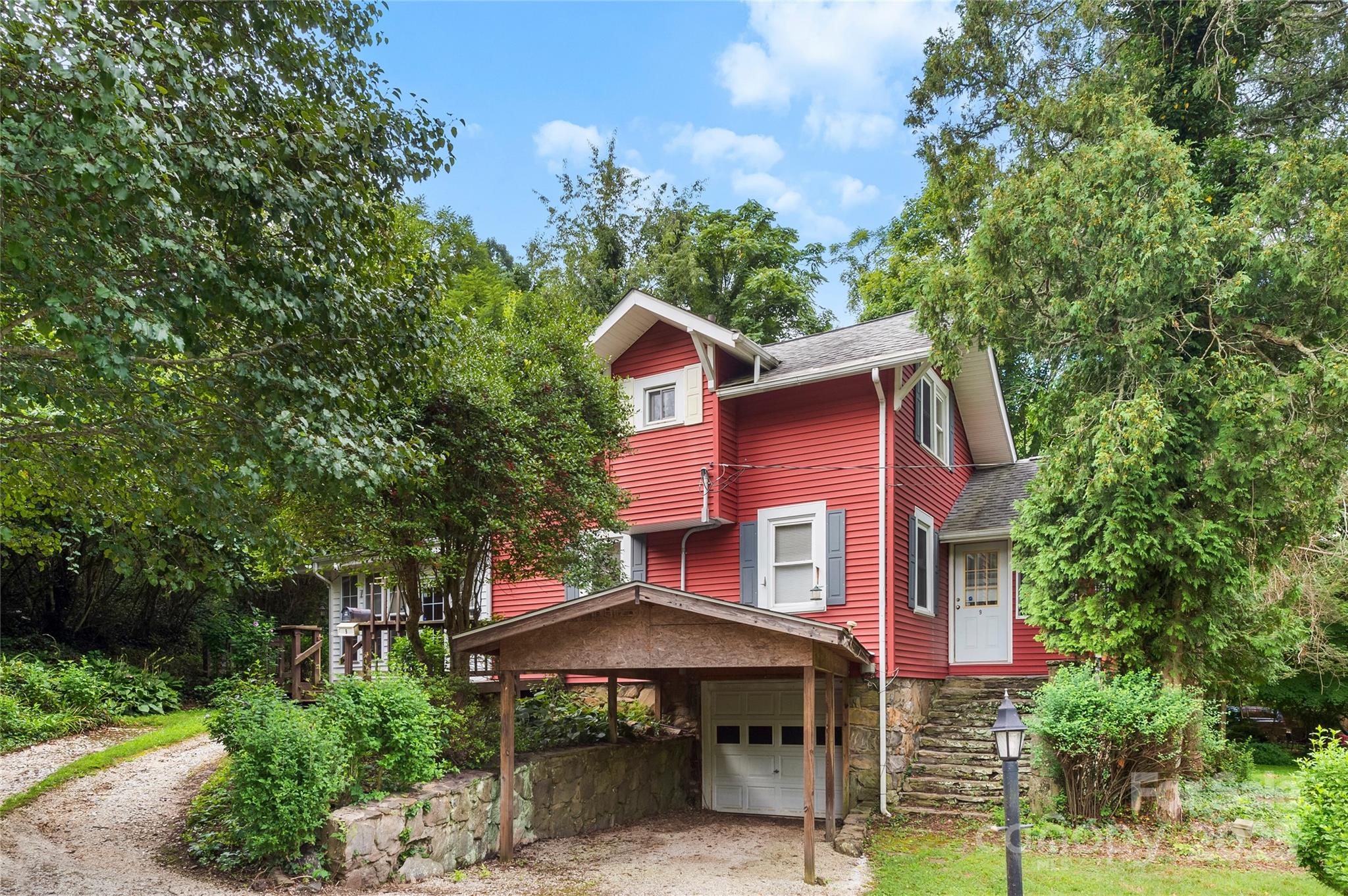 9 Arco Road Property Photo 1