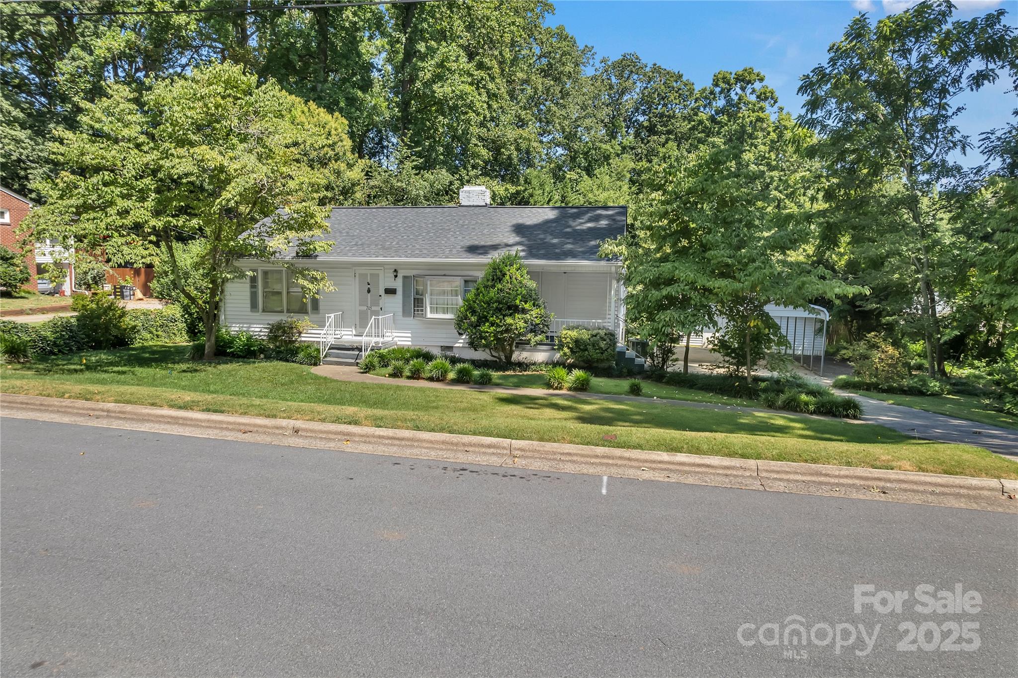 705 Jackson Street Property Photo 1