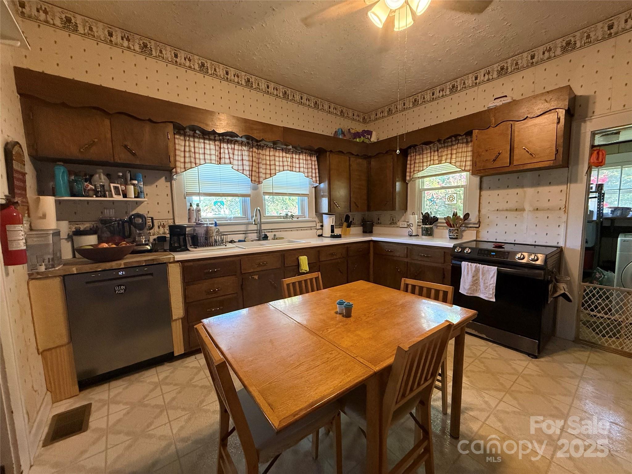 17 3rd Street Property Photo 8