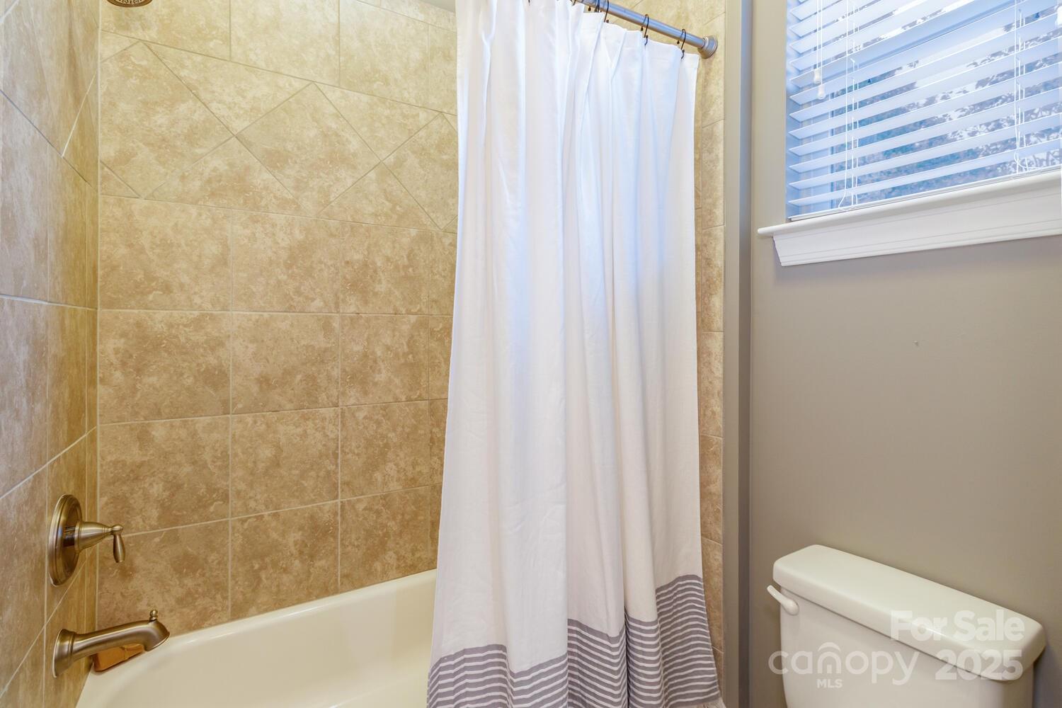4012 Crismark Drive Property Photo 32