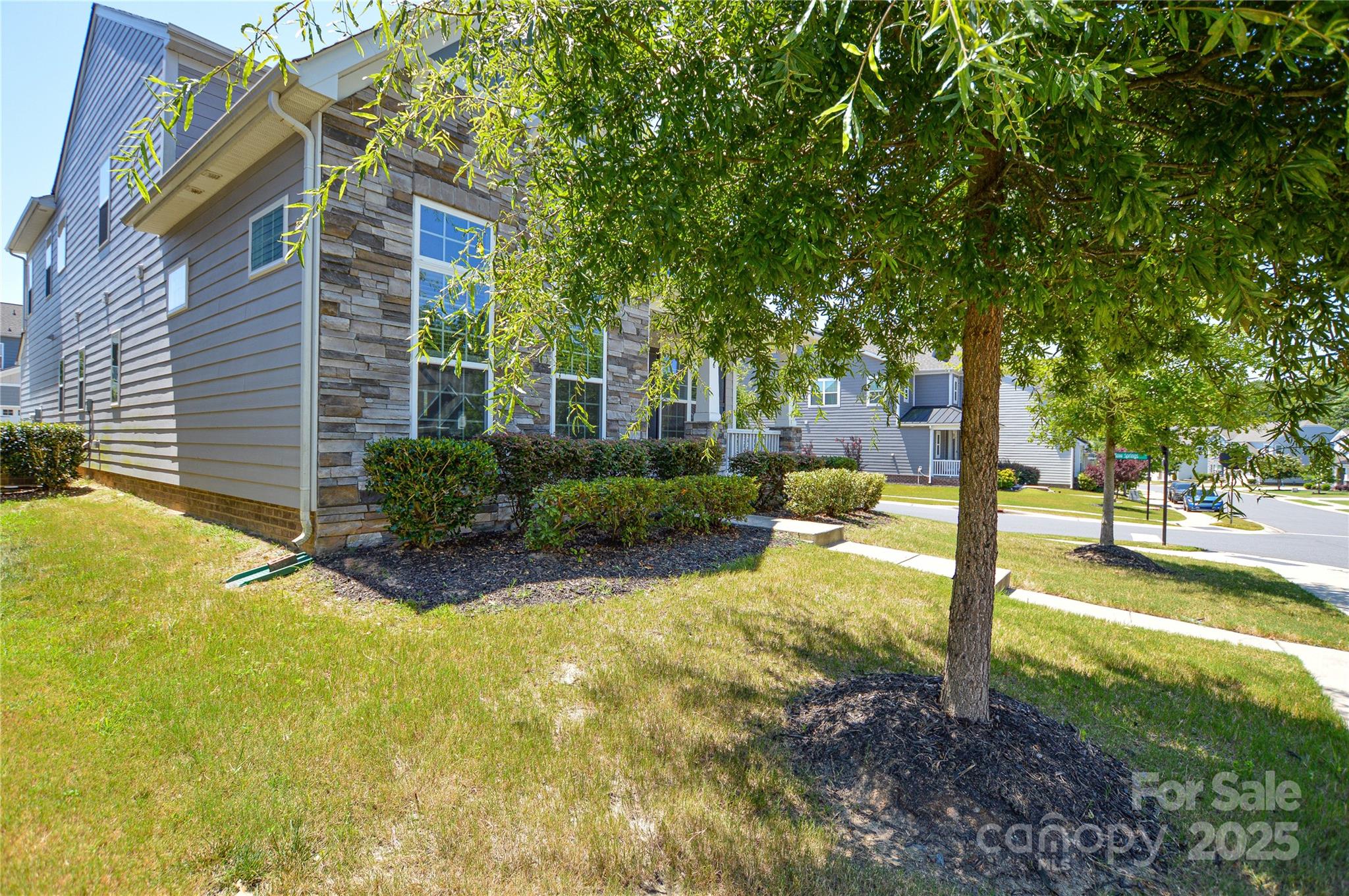 6096 Cloverdale Drive Property Photo 2