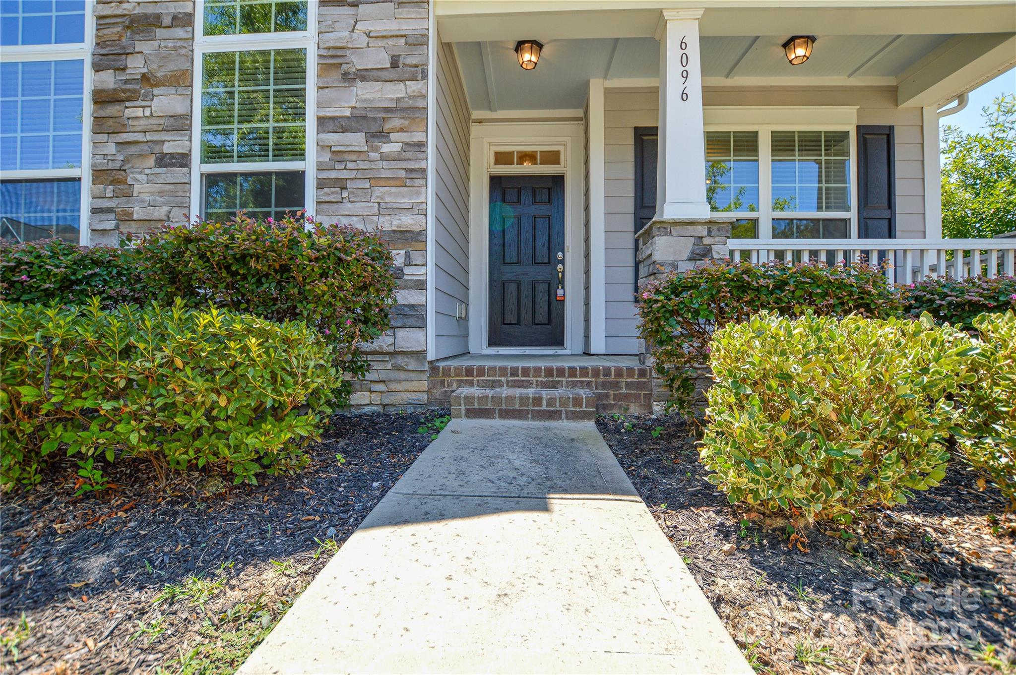 6096 Cloverdale Drive Property Photo 4