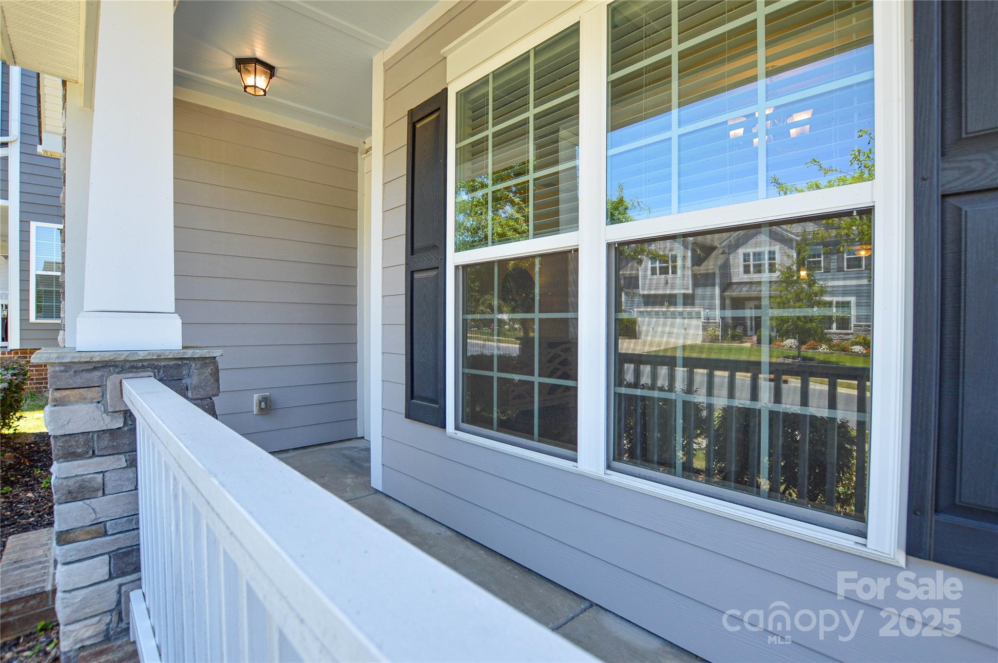 6096 Cloverdale Drive Property Photo 5