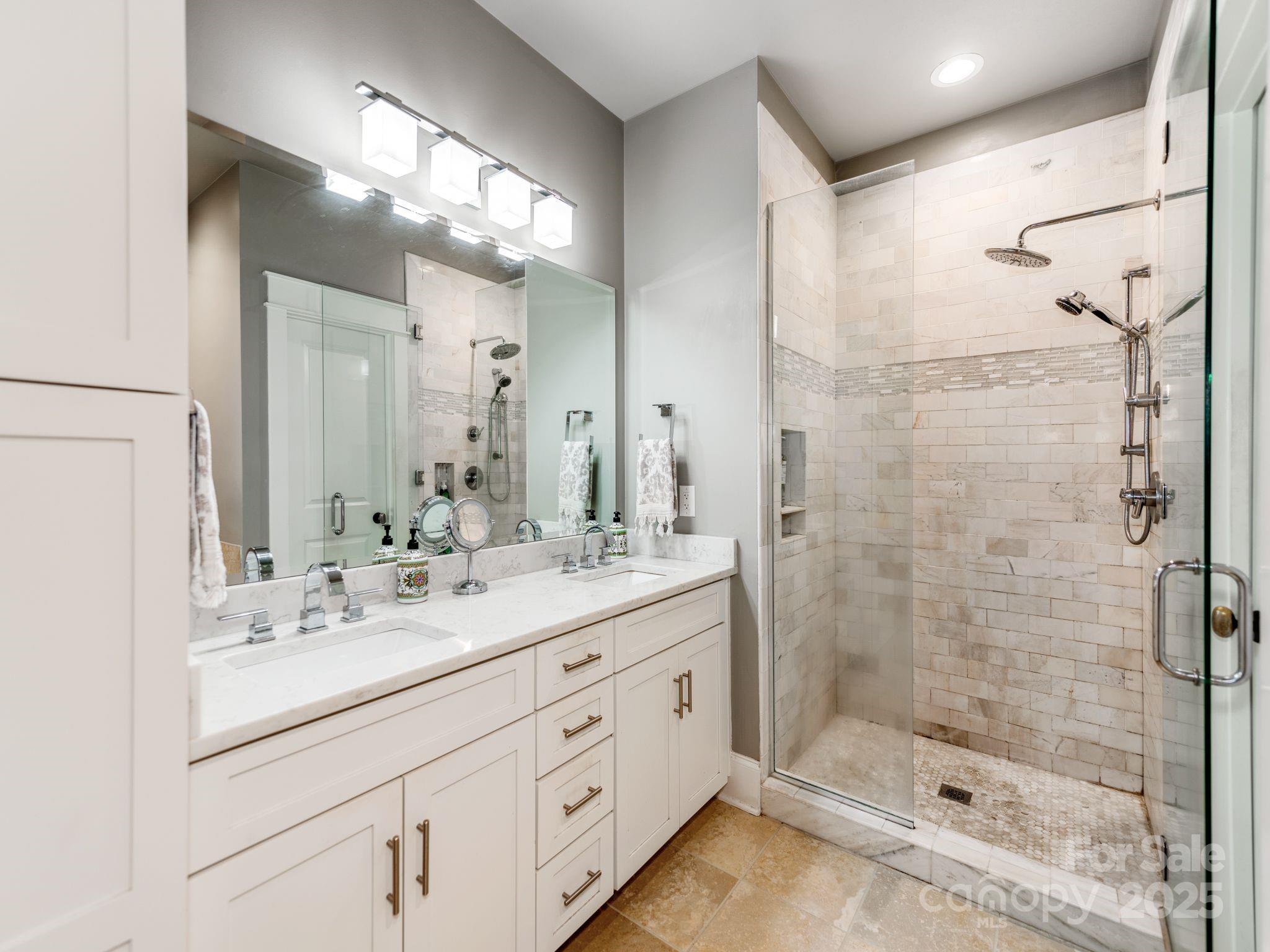 19005 Northport Drive Property Photo 11