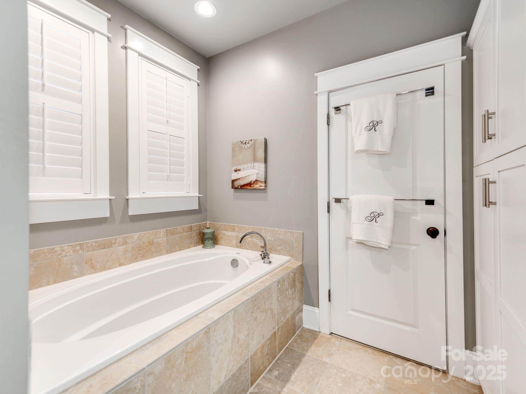 19005 Northport Drive Property Photo 12