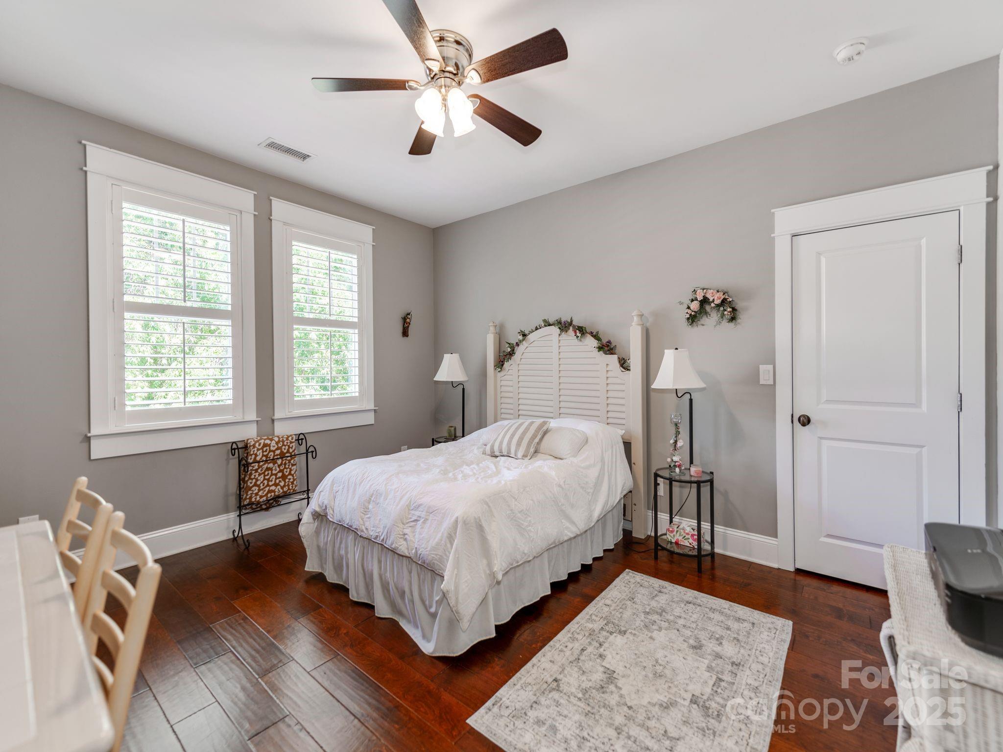 19005 Northport Drive Property Photo 14