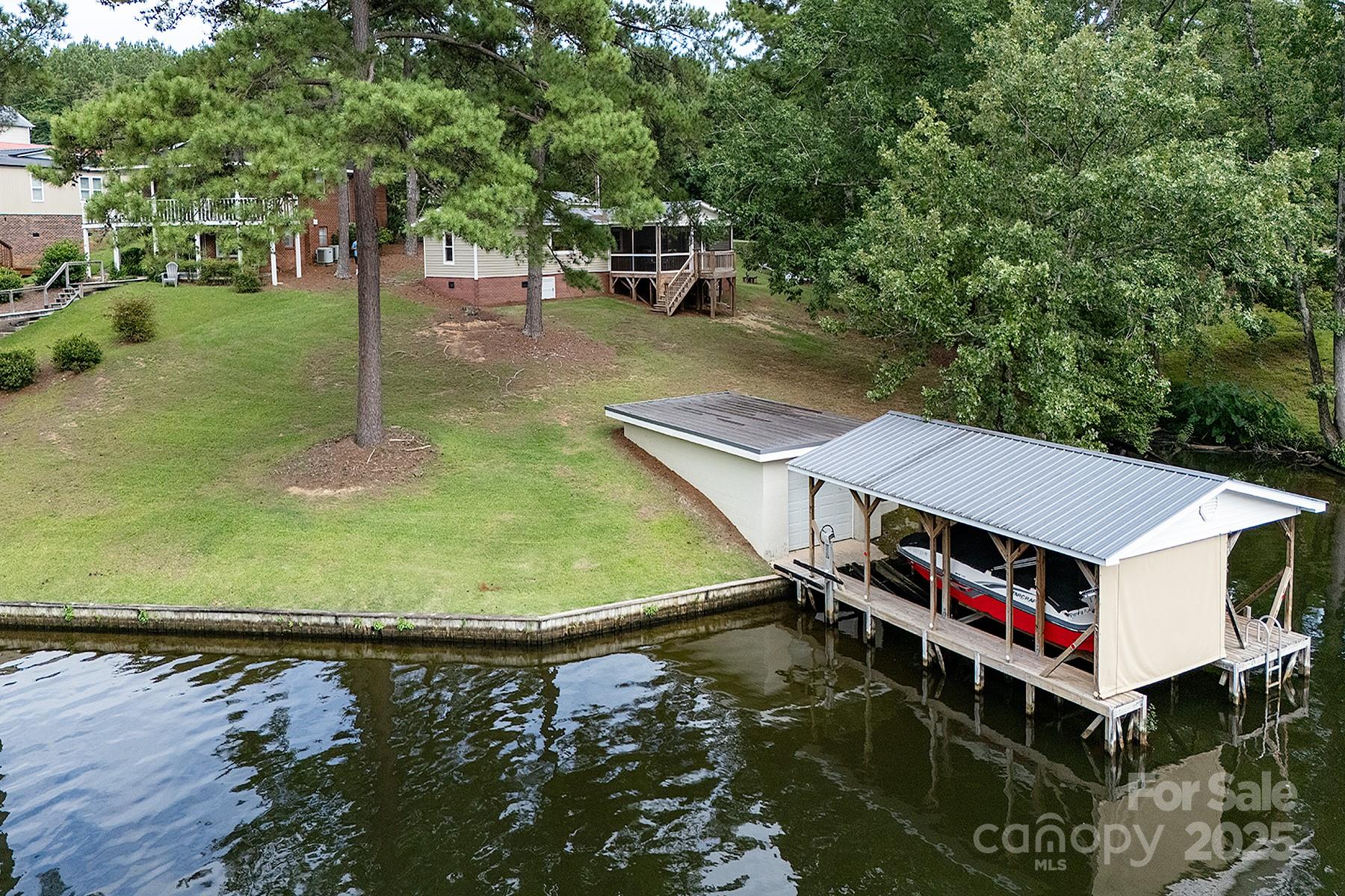 568 Springwood Drive Property Photo 1