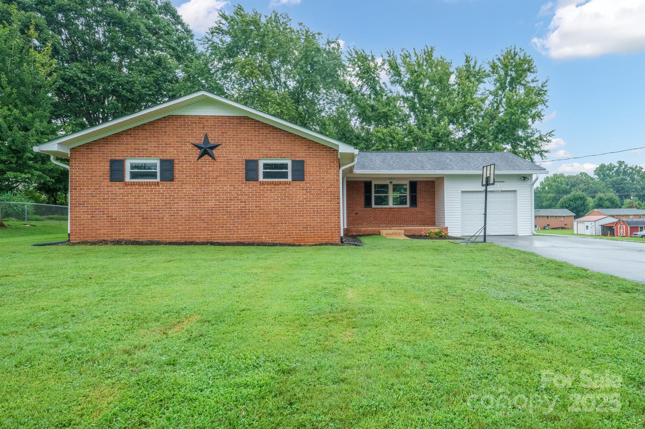 329 Chestnut Street Property Photo 1
