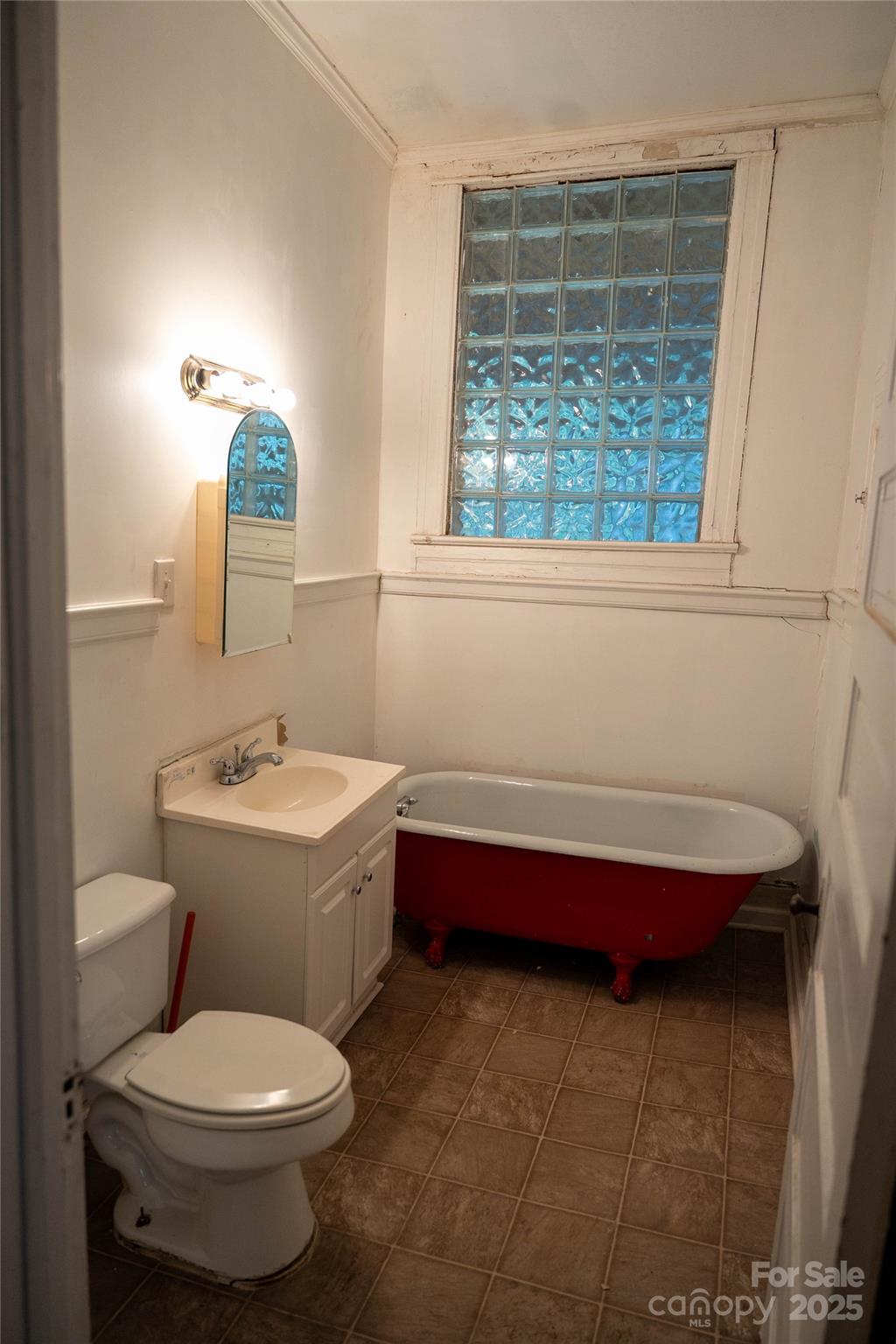 229 Marion Street Property Photo 10