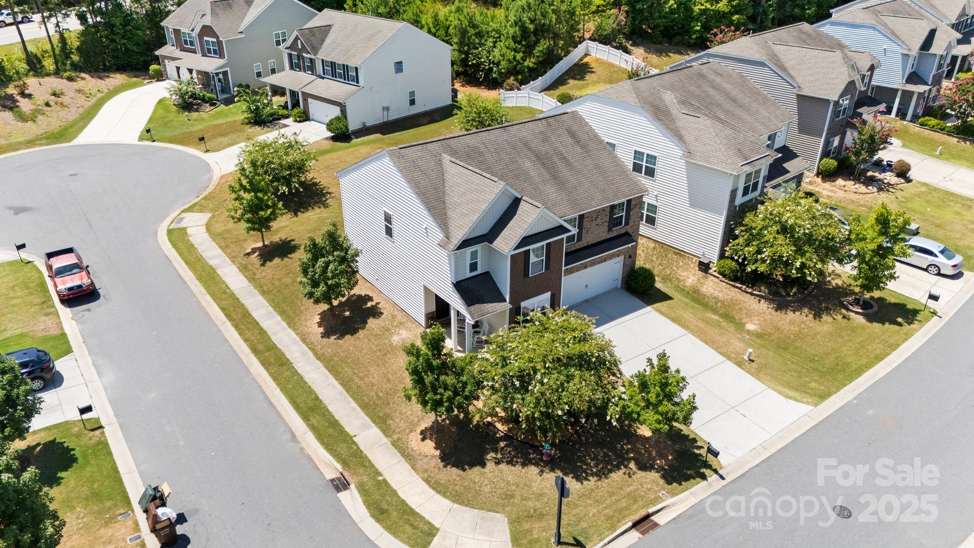 2146 Newport Drive Property Photo 2