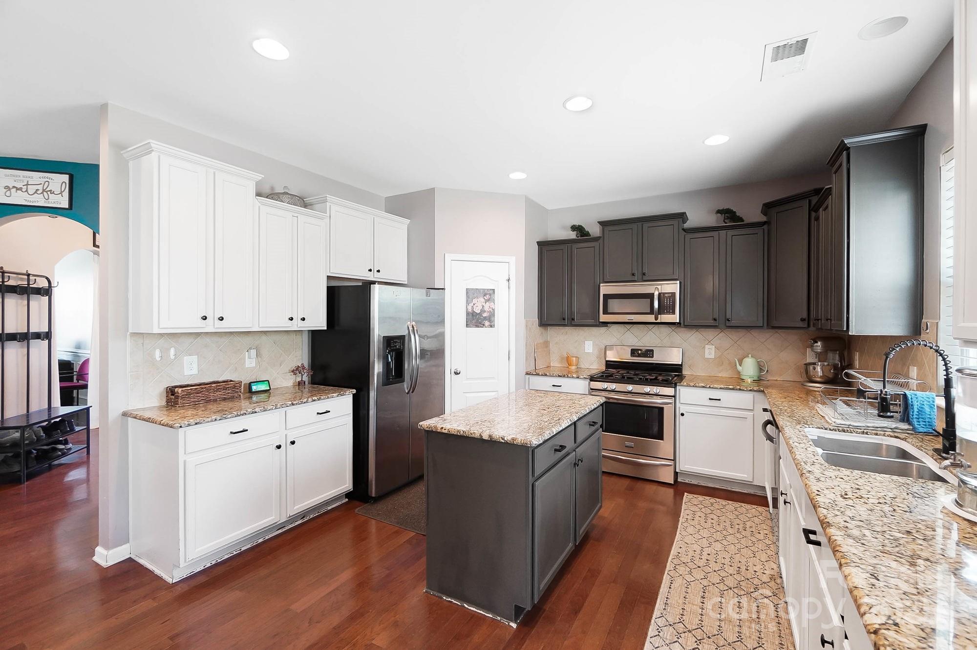 2146 Newport Drive Property Photo 10