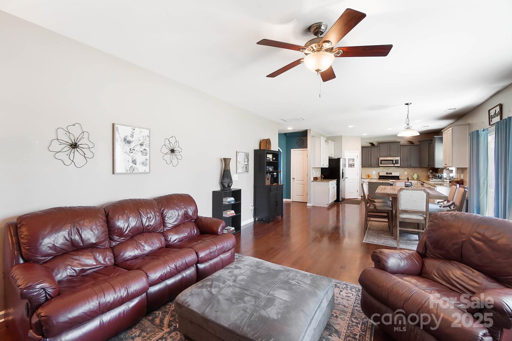 2146 Newport Drive Property Photo 14