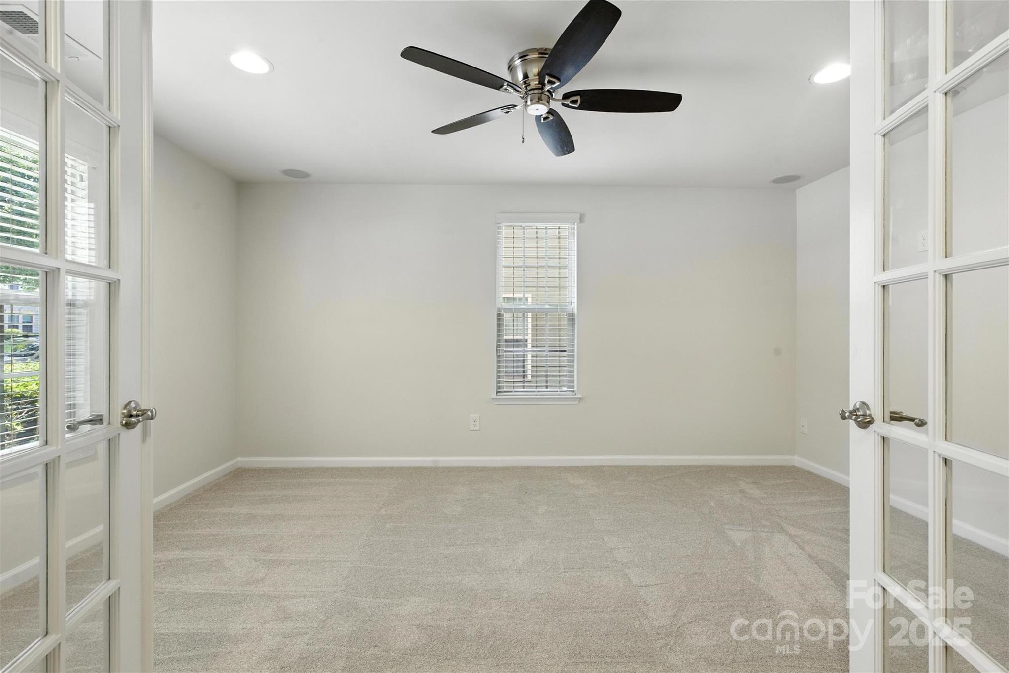 4057 Zilker Park Drive Property Photo 4