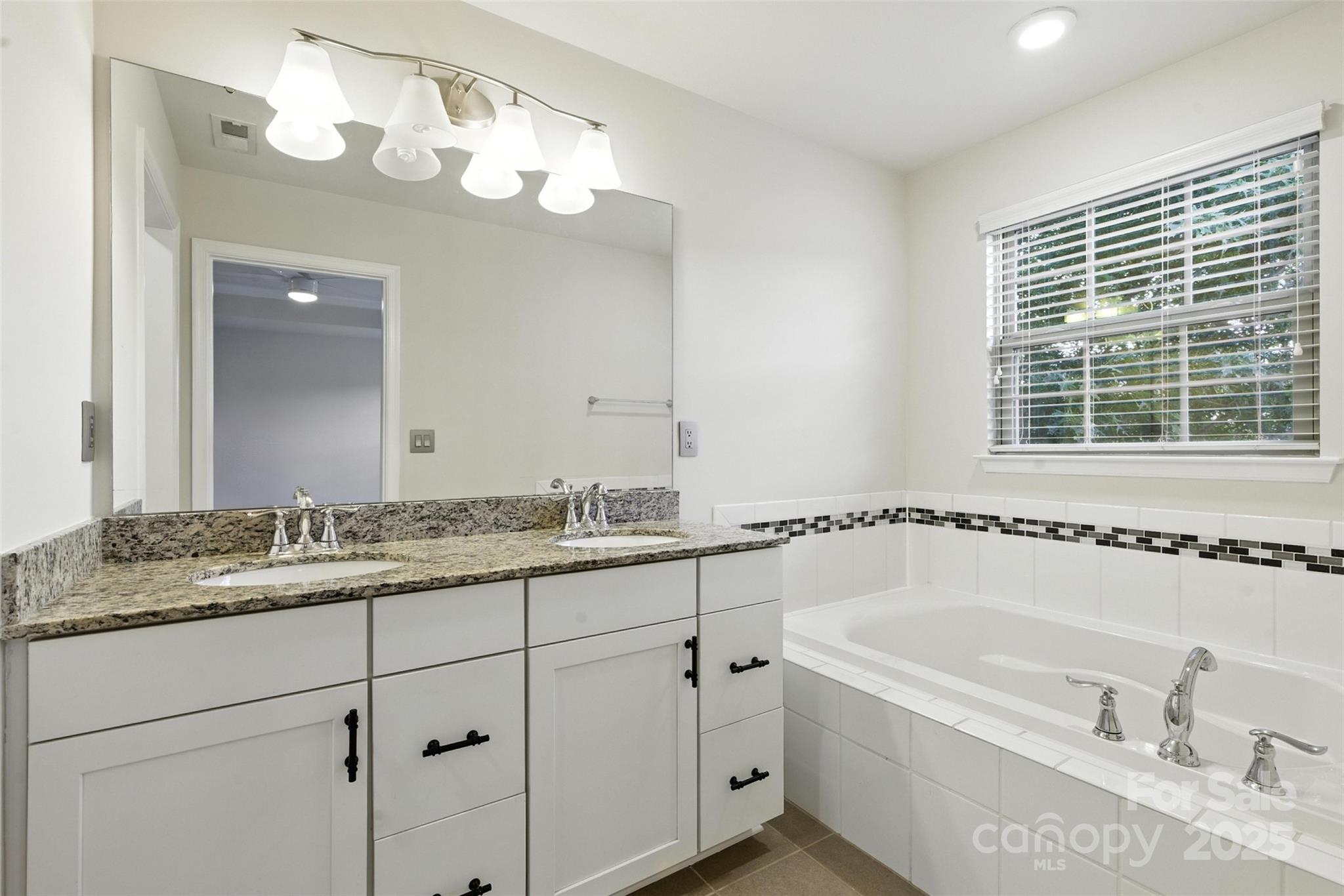 4057 Zilker Park Drive Property Photo 17