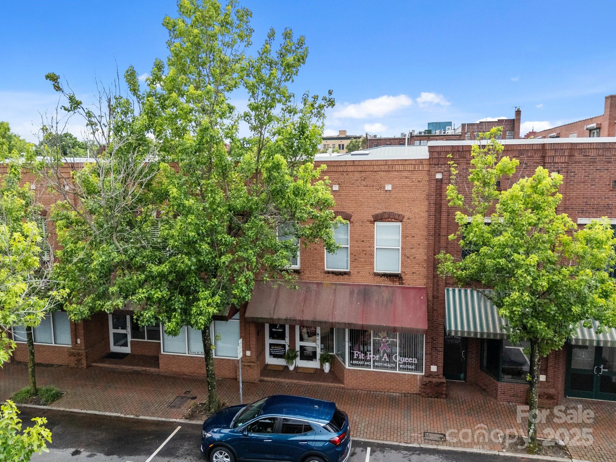 129 E Council Street Property Photo 4
