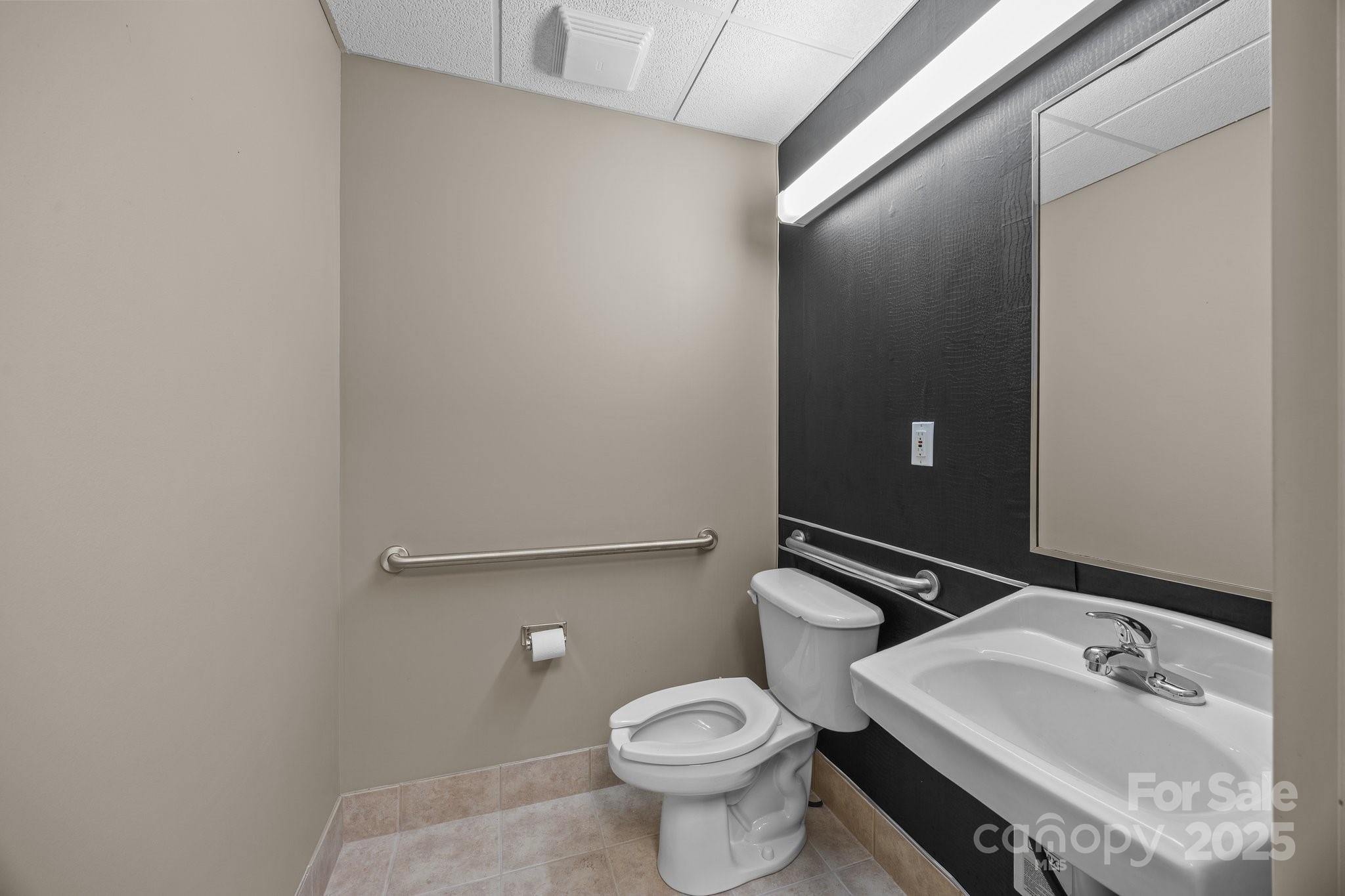 129 E Council Street Property Photo 9