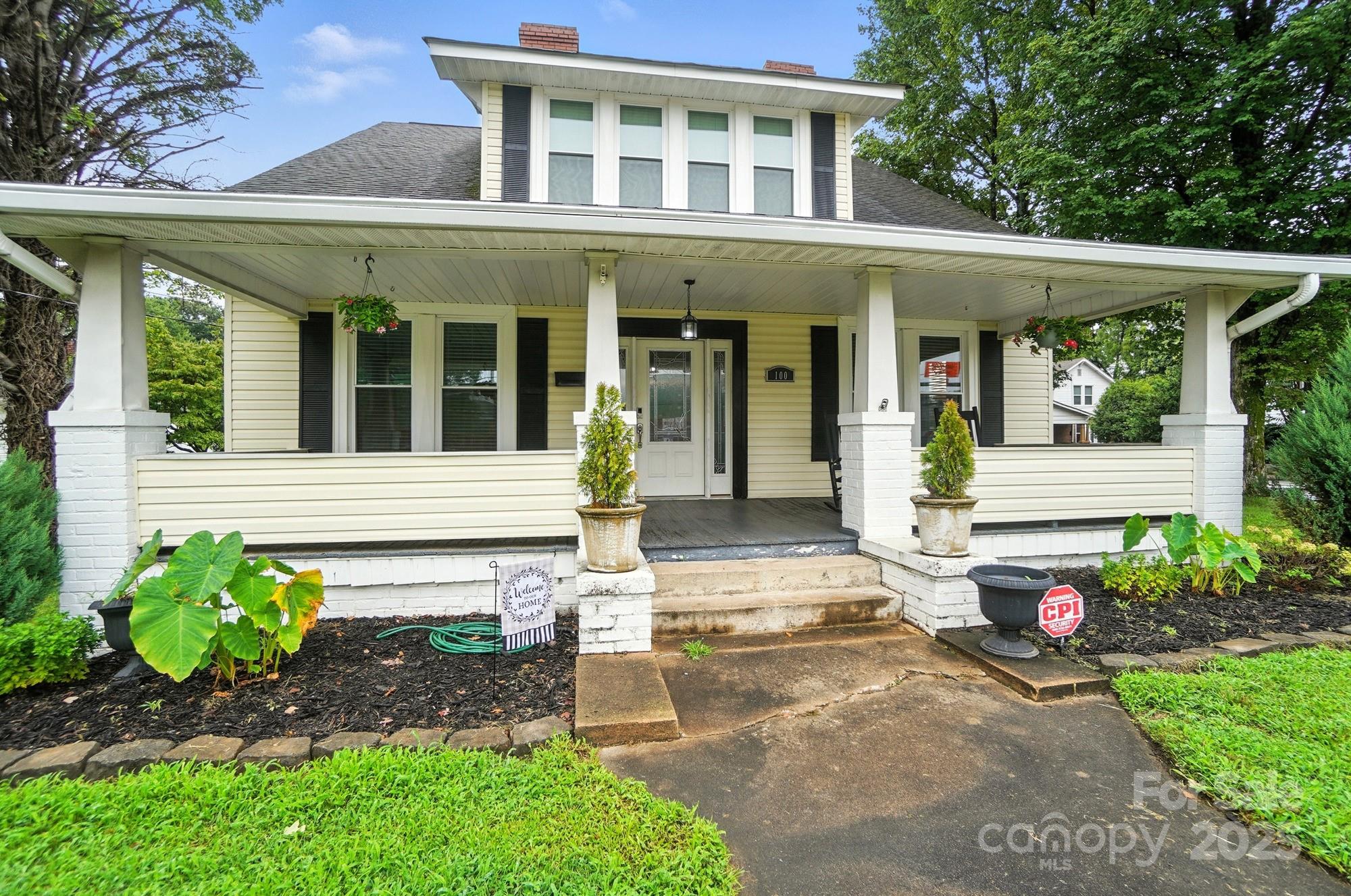100 N Ridge Avenue 100 Property Photo 1