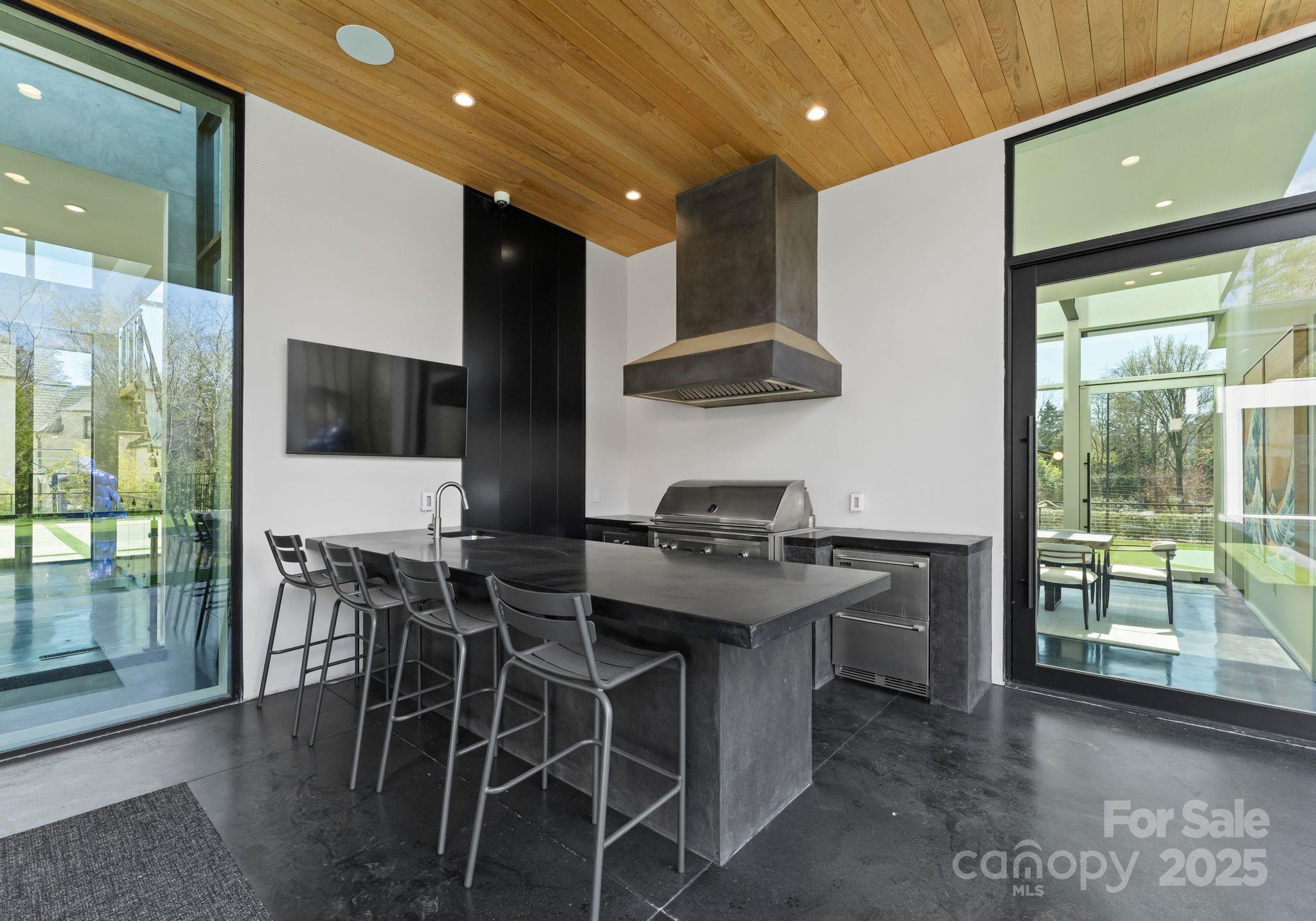 4817 Carmel Park Drive Property Photo 12