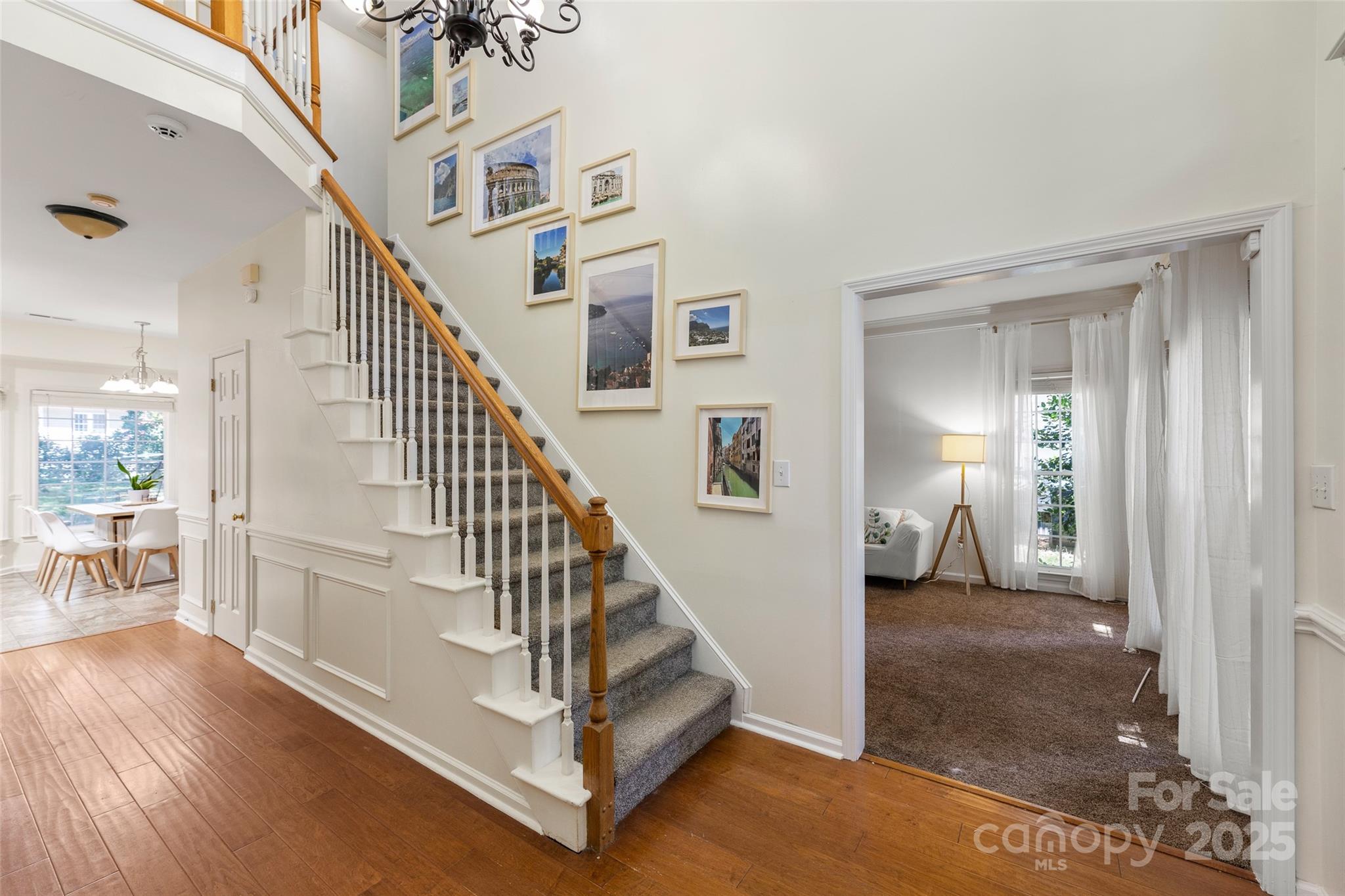 8906 Glade Court Property Photo 4