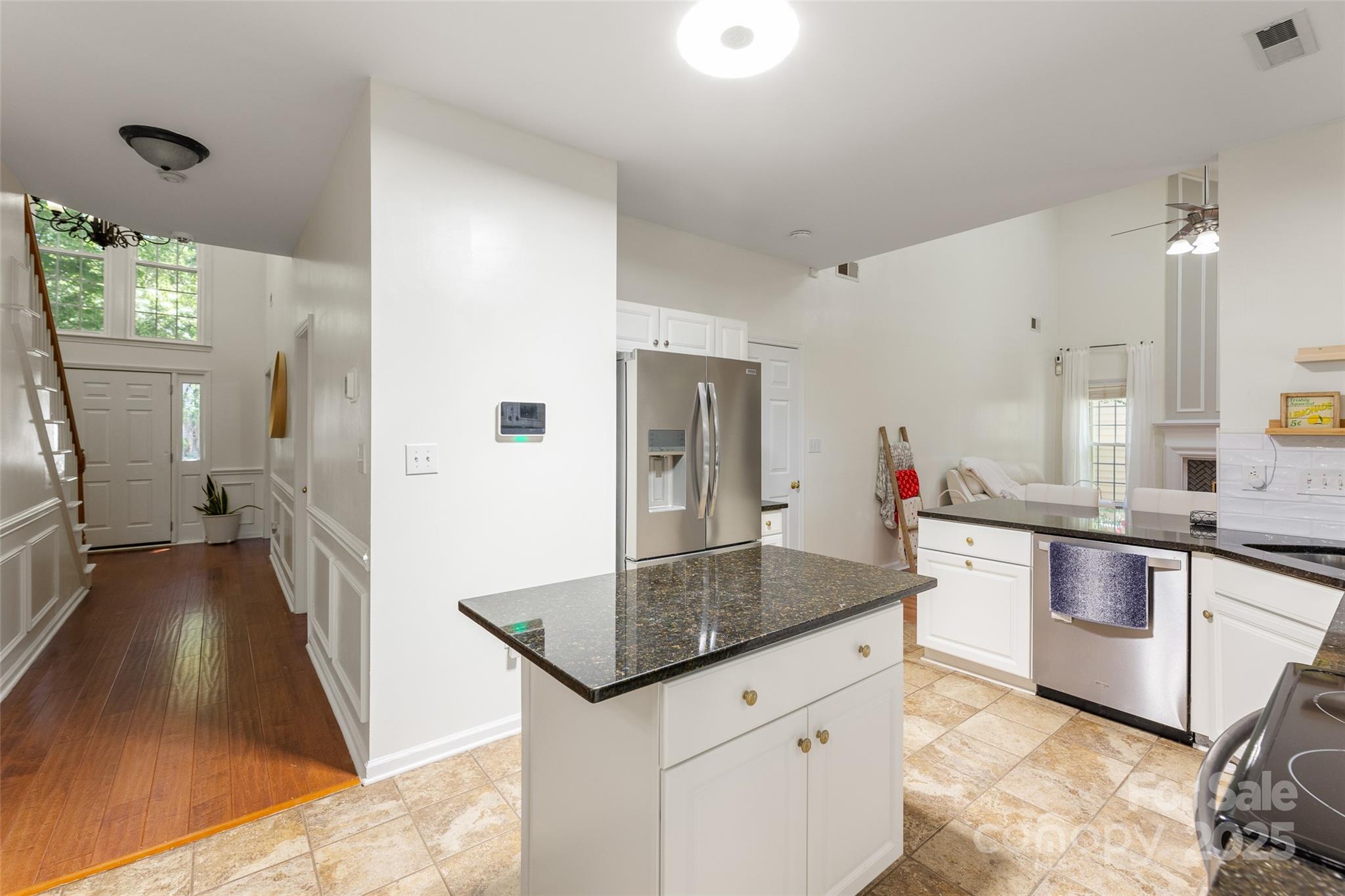 8906 Glade Court Property Photo 10