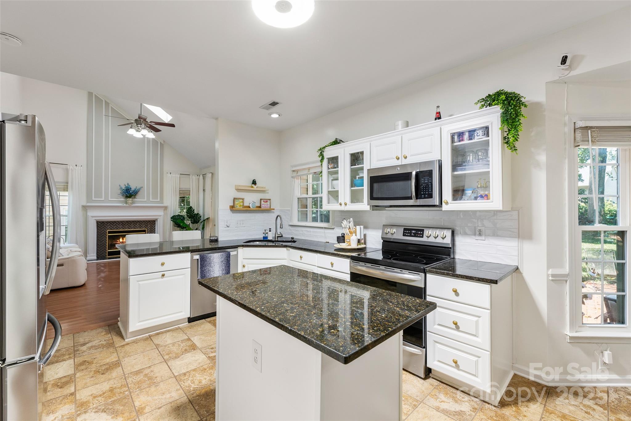 8906 Glade Court Property Photo 11