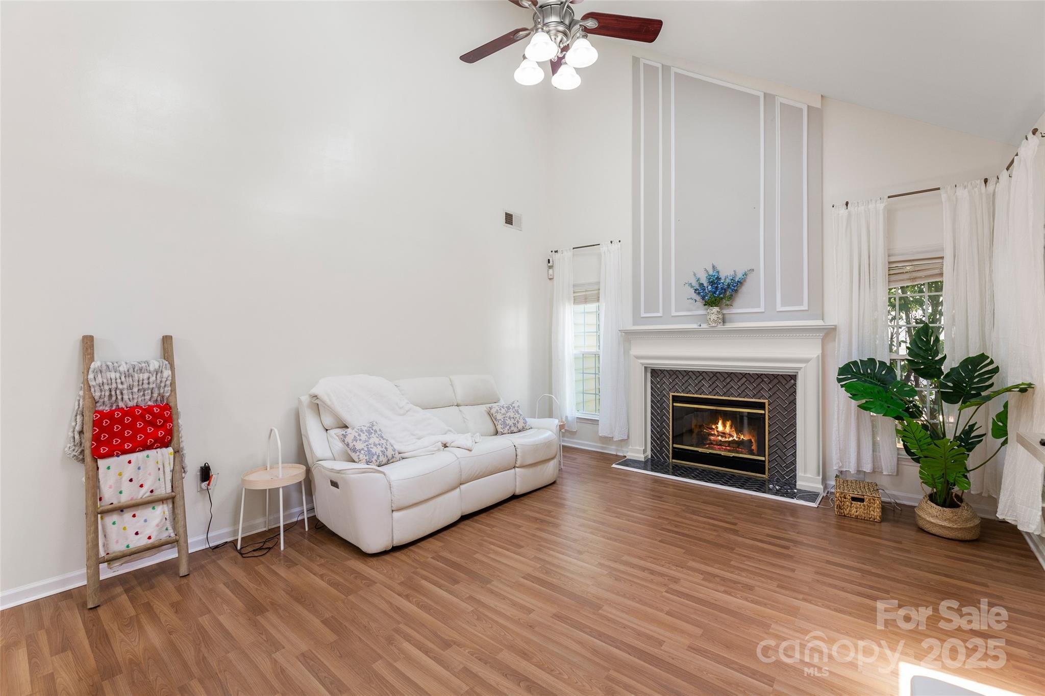 8906 Glade Court Property Photo 13