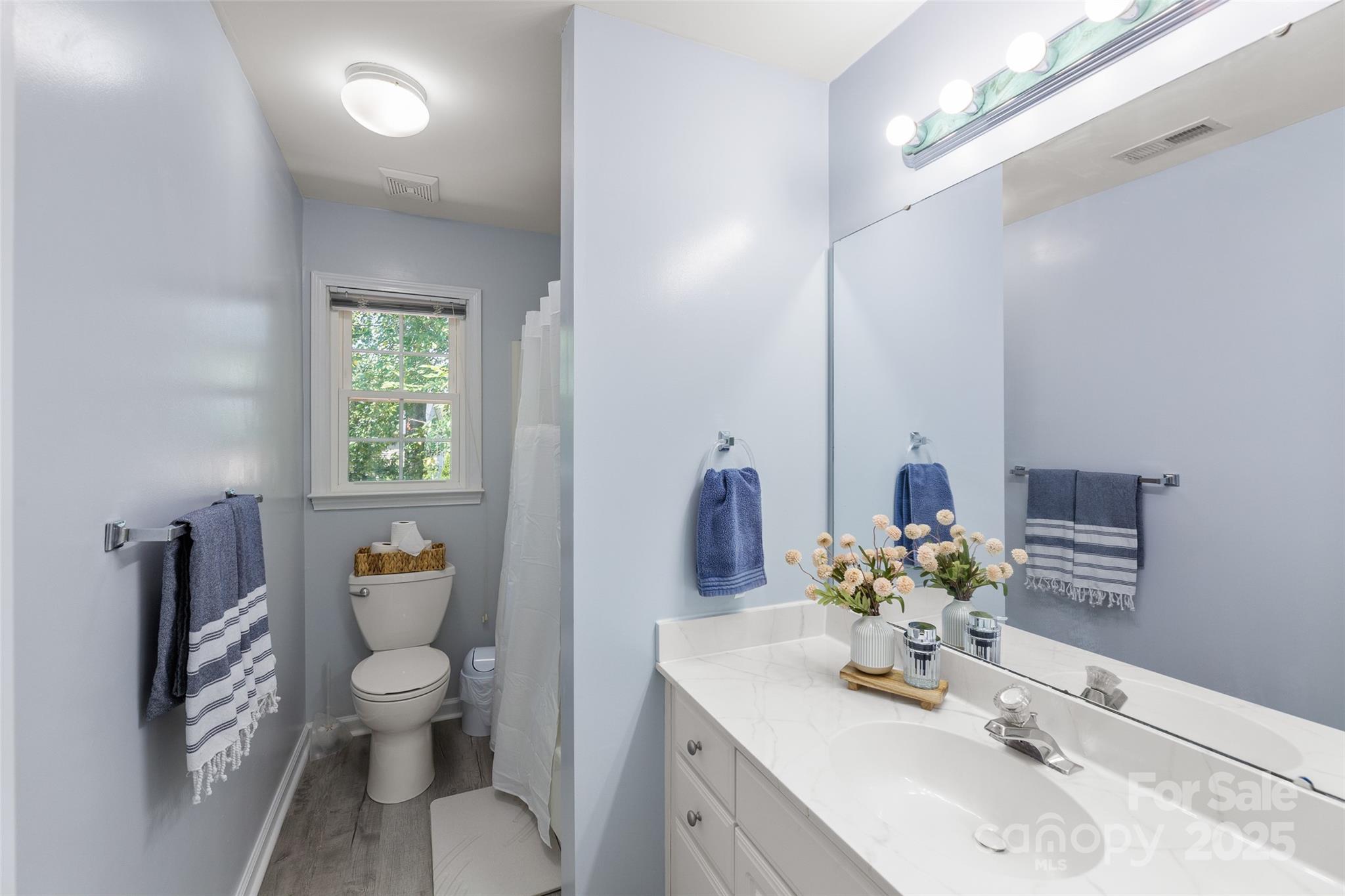 8906 Glade Court Property Photo 31