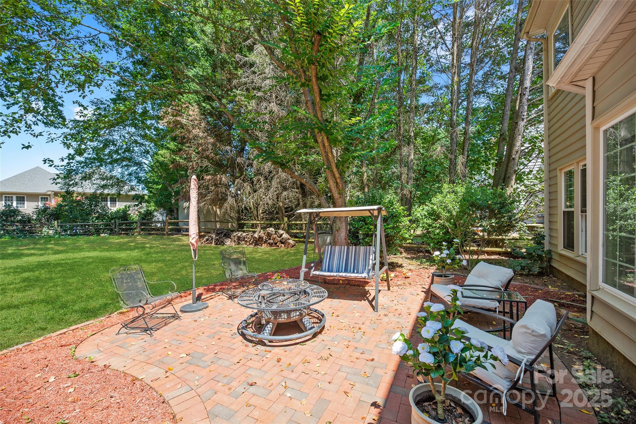 8906 Glade Court Property Photo 38