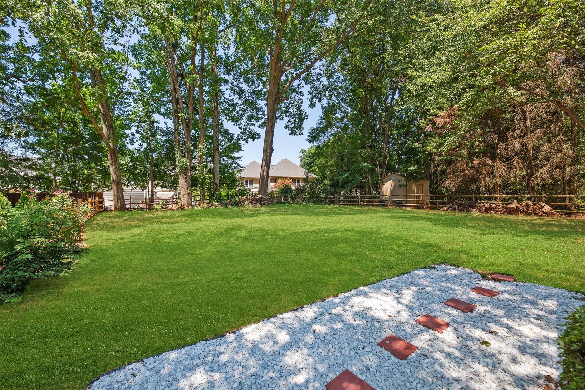 8906 Glade Court Property Photo 41