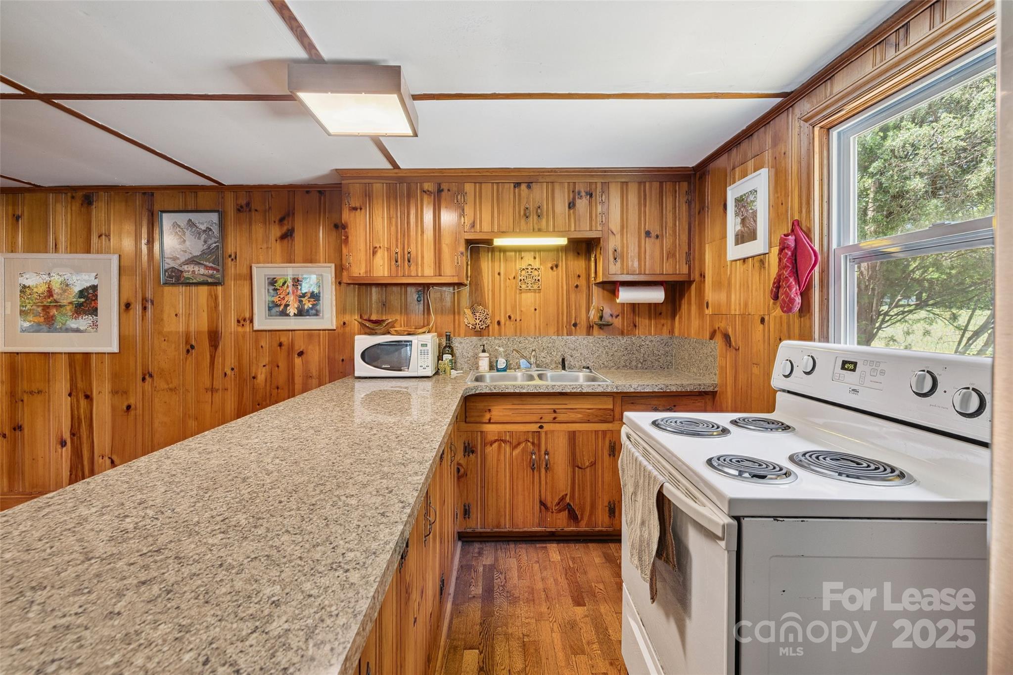 4116 Tuffy Lane Property Photo 10
