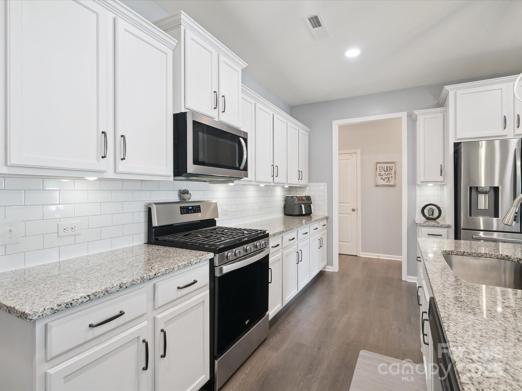 7546 Hartsfield Drive Property Photo 8