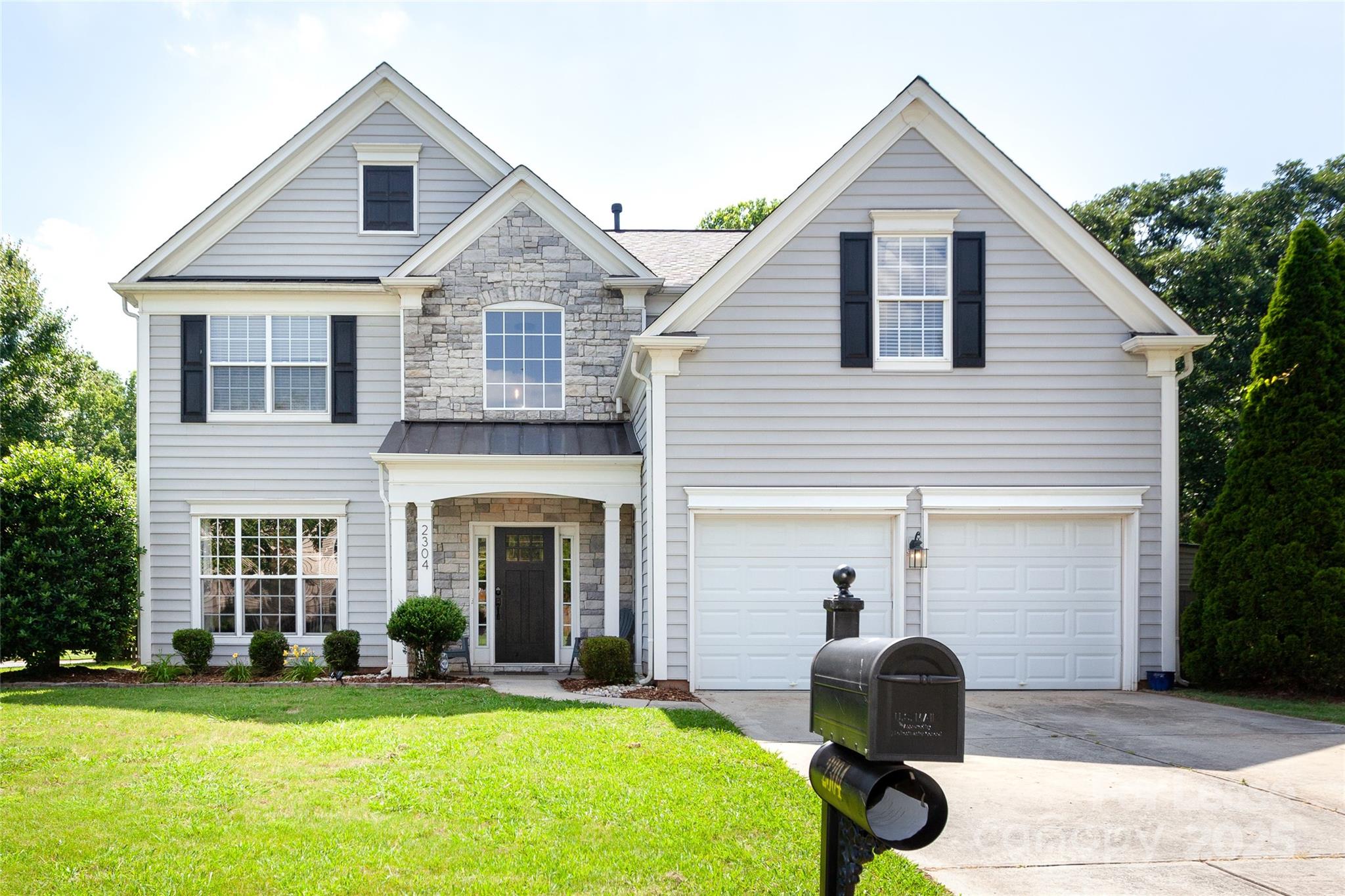 2304 Coltsgate Road Property Photo 1