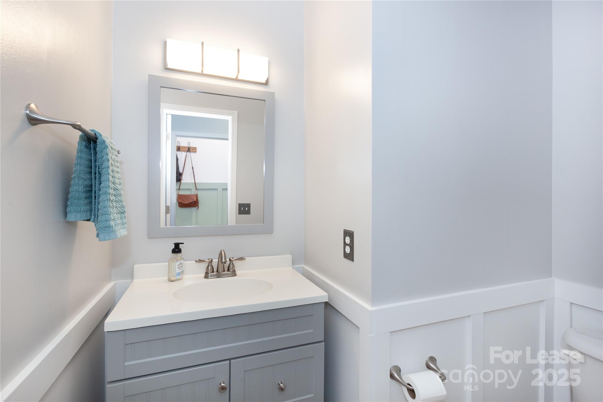 2304 Coltsgate Road Property Photo 5